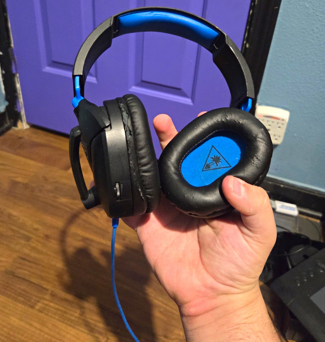 Turtle Beach 50p Black/Blue Wired On-Ear Headphones 3.5mm Adjustable