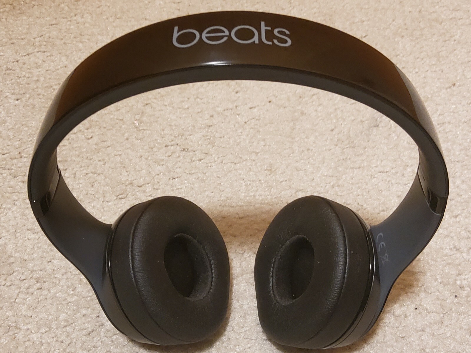 Beats Solo 2 Wired Headphones Black B0518 Rare Heineken version with Carry Case
