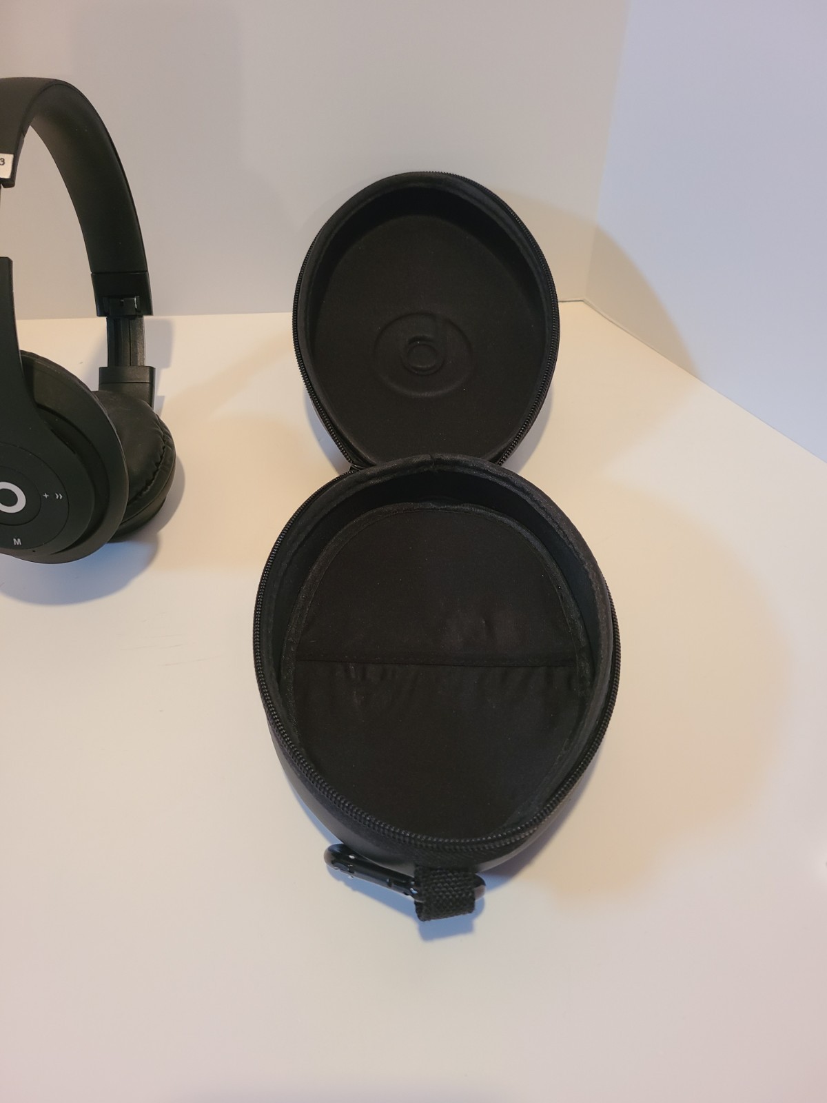 Beats by Dr. Dre Studio3 Over the Ear Wireless Headphones – Black And Silver