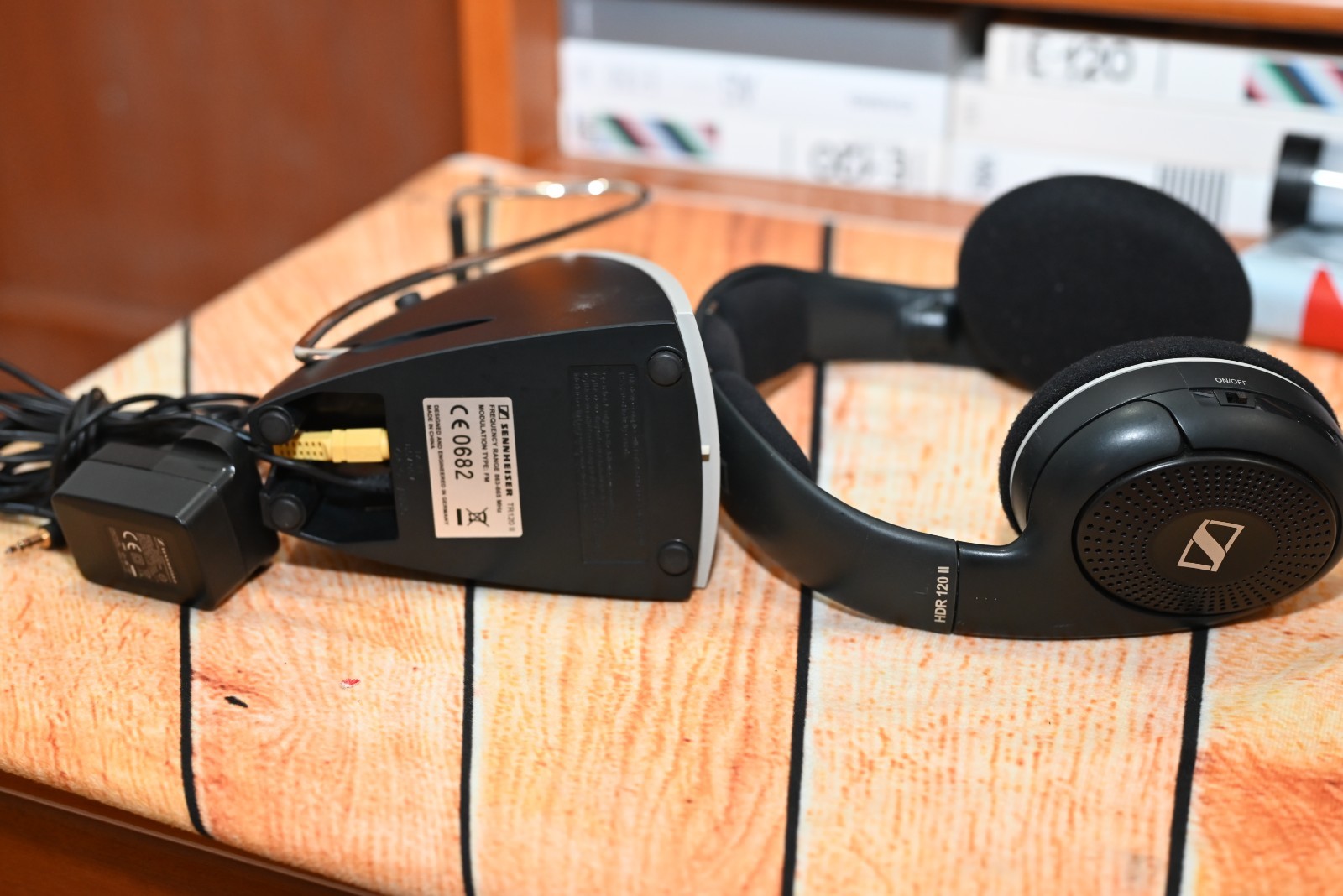SENNHEISER HDR 120 II Wireless RF – Complete with TR120 II Battery Charger