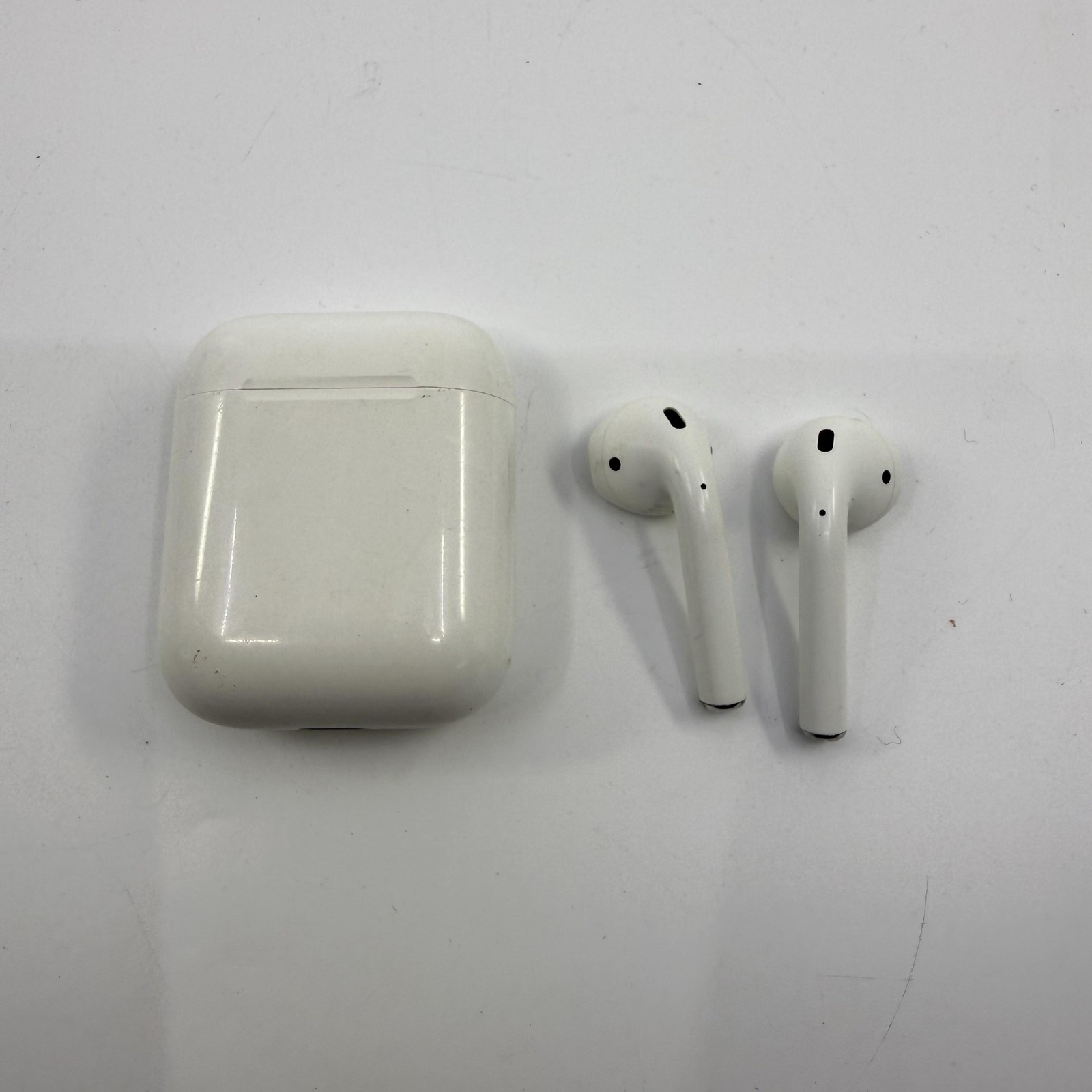 Apple AirPods A1602 EMC 2862 White Earbuds Charging Case Lightning Bluetooth*