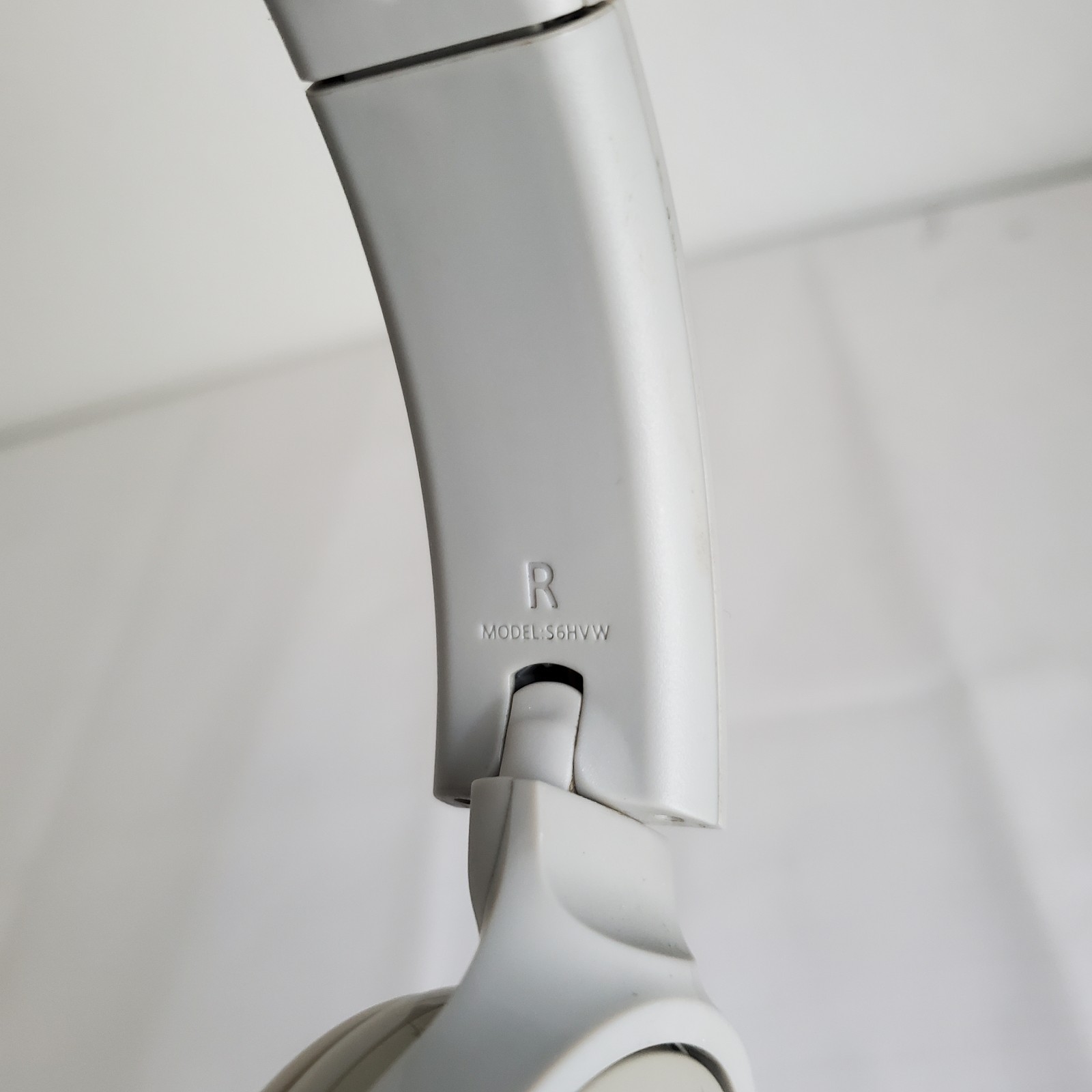 Skullcandy Hesh Evo Wireless Over-Ear Bluetooth Headphones Bone Needs Earpads