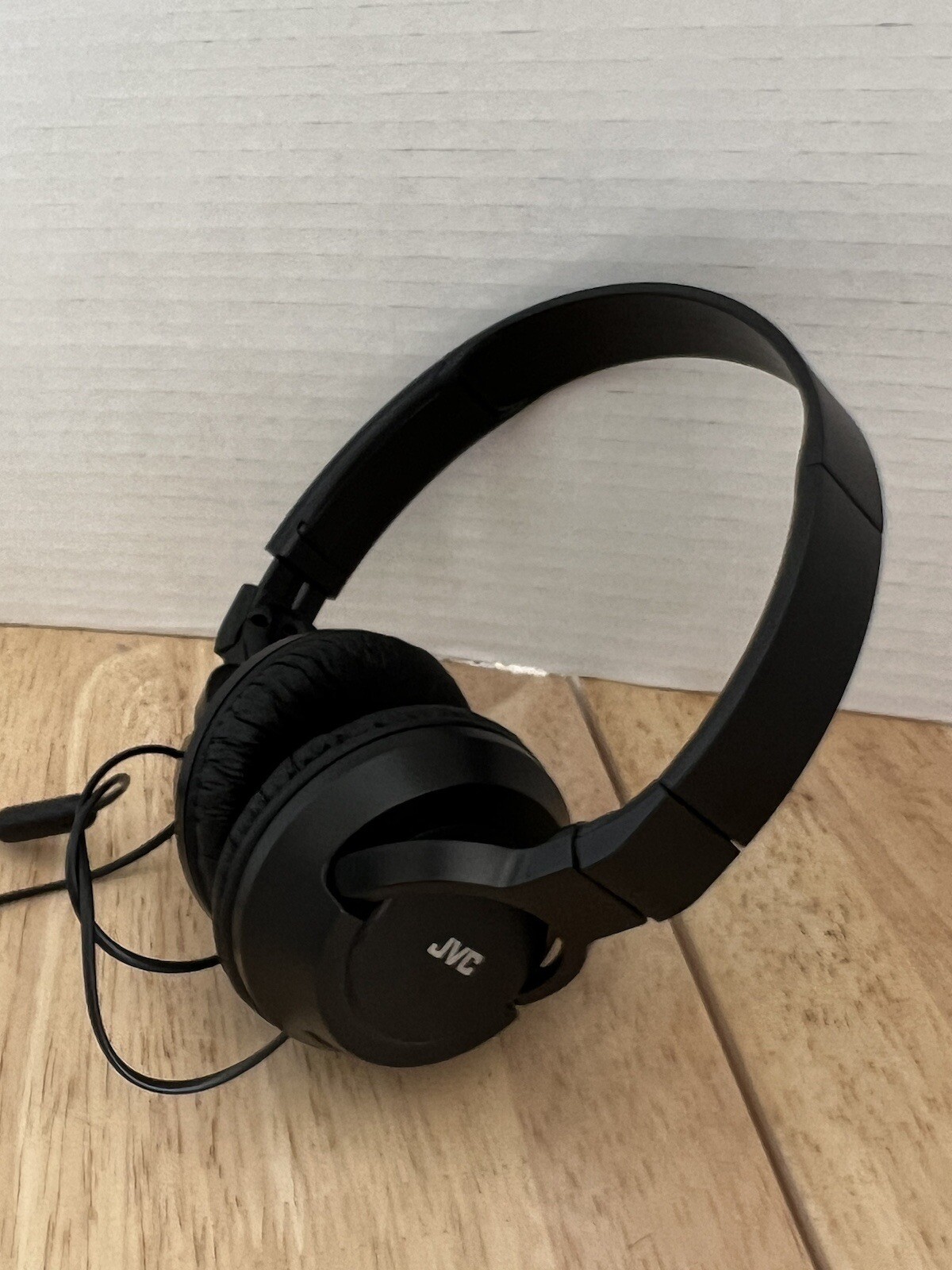 JVC Headphone Large Around The Ear 3” Black Standard Jack