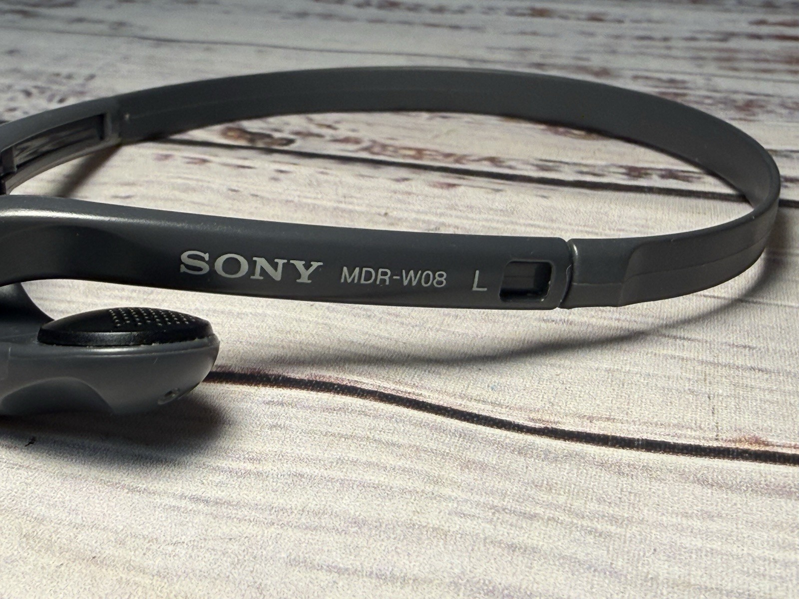 Sony MDR-W08 Portable Lightweight Stereo Headphones – Tested and Working!