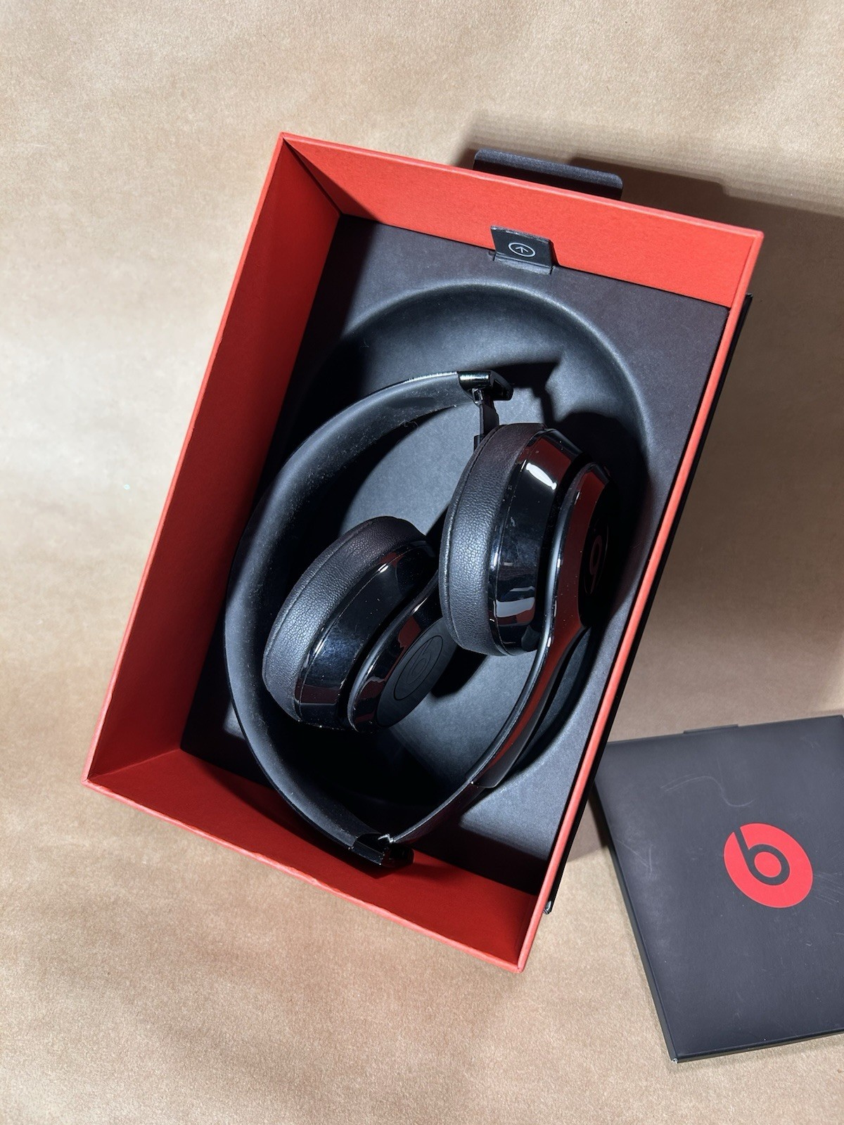 Beats by Dr. Dre Solo3 Over the Ear Headphone – Gloss Black Clean Condition