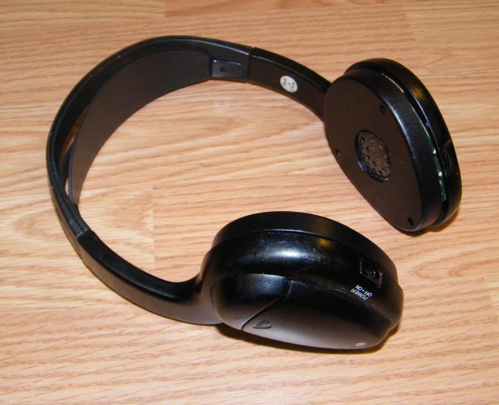 LOT of 3 Unbranded / Generic Black Wireless Stereo Headphones w/ Battery Covers
