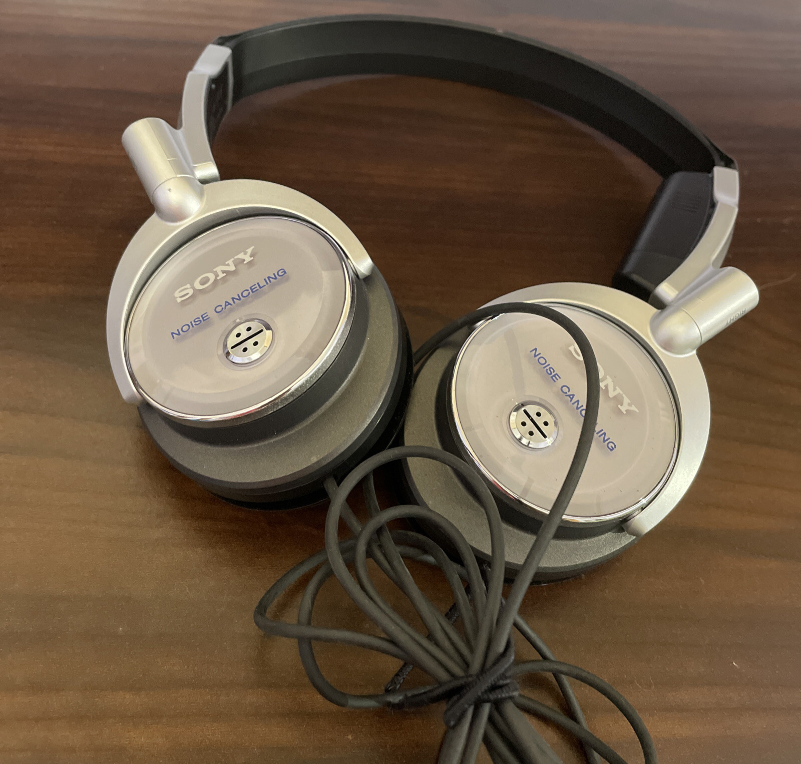 Sony Noise Cancelling Headphones MDR-NC6
