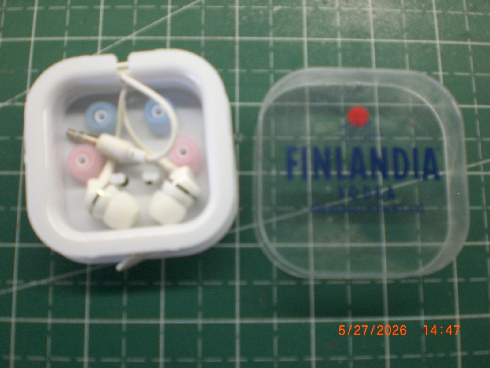 3 pairs various wireless earbuds