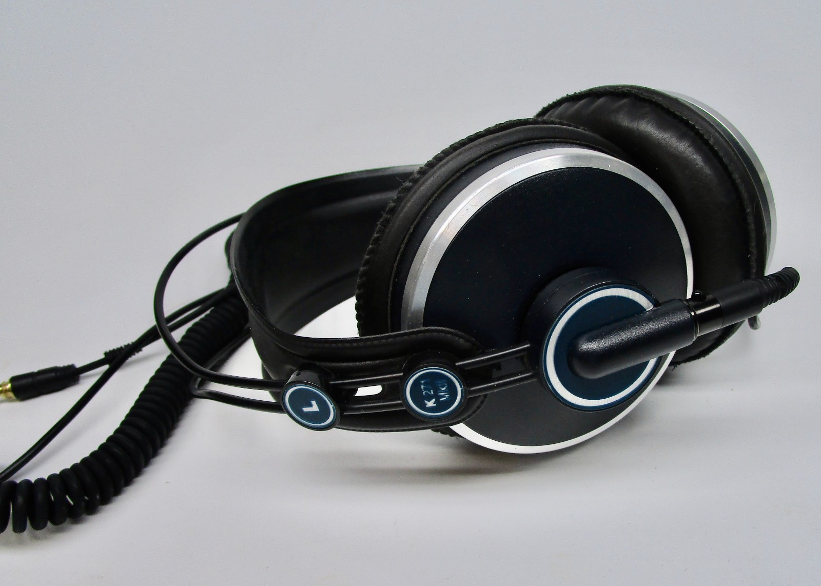 Headphones AKG K271 MKII studio monitor closed used