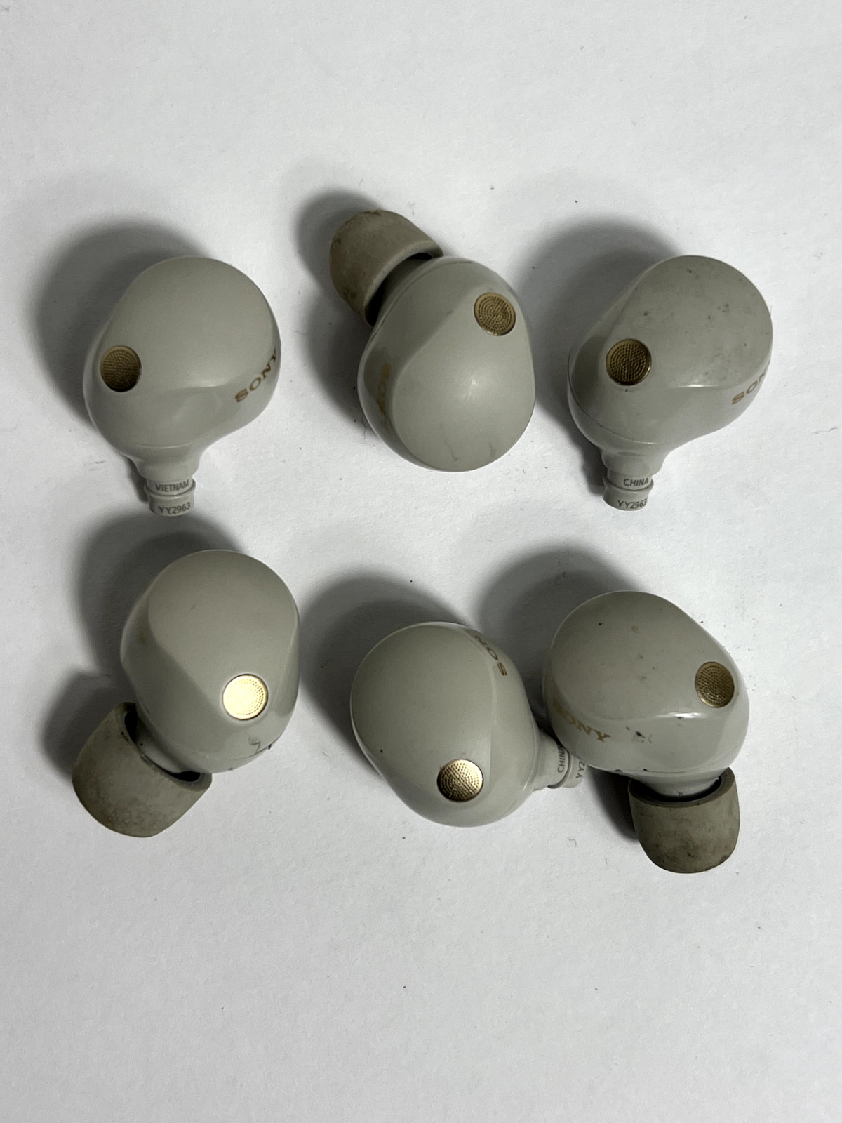 Lot of 6 SONY WF-1000XM5 Earbuds Silver For Parts NOT WORKING? 4 Right – 2 Left