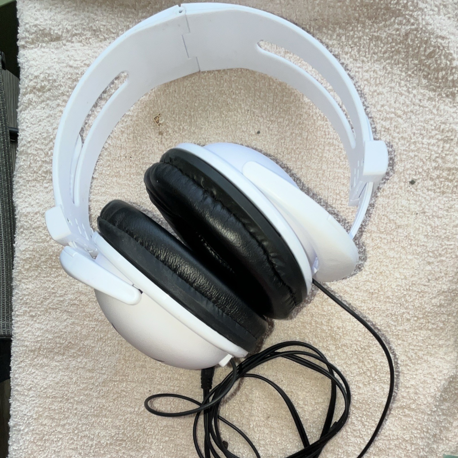 Over-Ear Stereo Wired Headphones Adjustable Headband White/Black 3.5mm