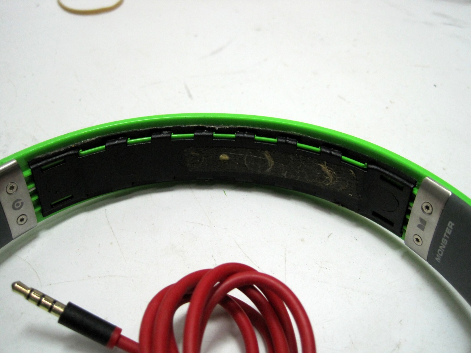 Beats by Dr. Dre Solo HD Headband Headphones – Green/GREY NEED PADS!
