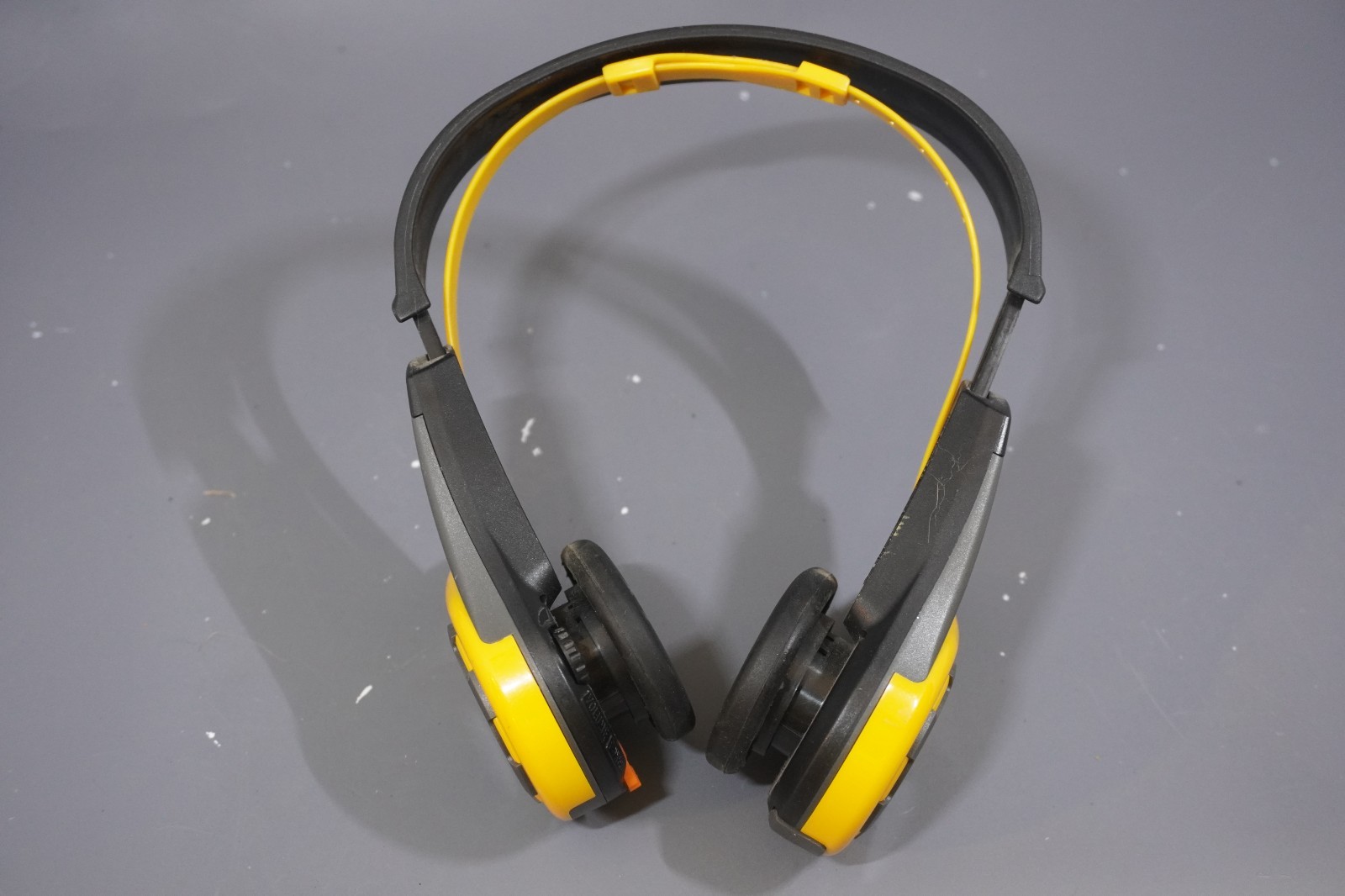 Panasonic ShockWave RF-SW150 Radio Headphones Unisex OS Yellow Vintage 90s Tech