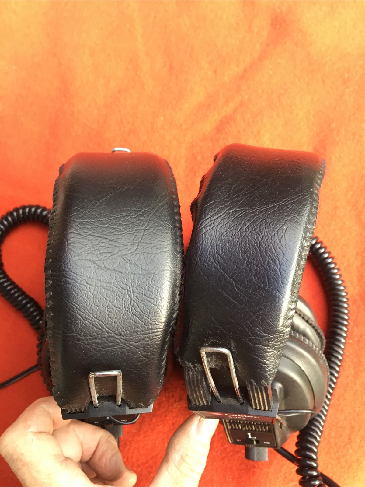 Labtec C-184 Stereo Headphones over the ear pair