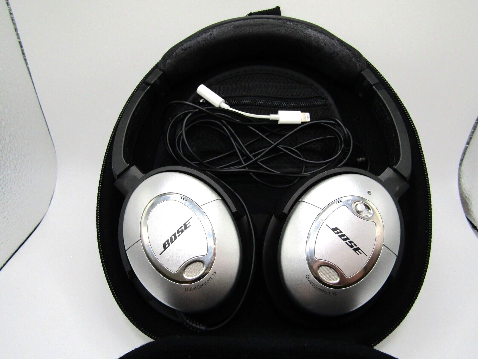 Bose Noise Canceling QC-15 Headphones w/ Case Iphone Adapter New Ear Cushions