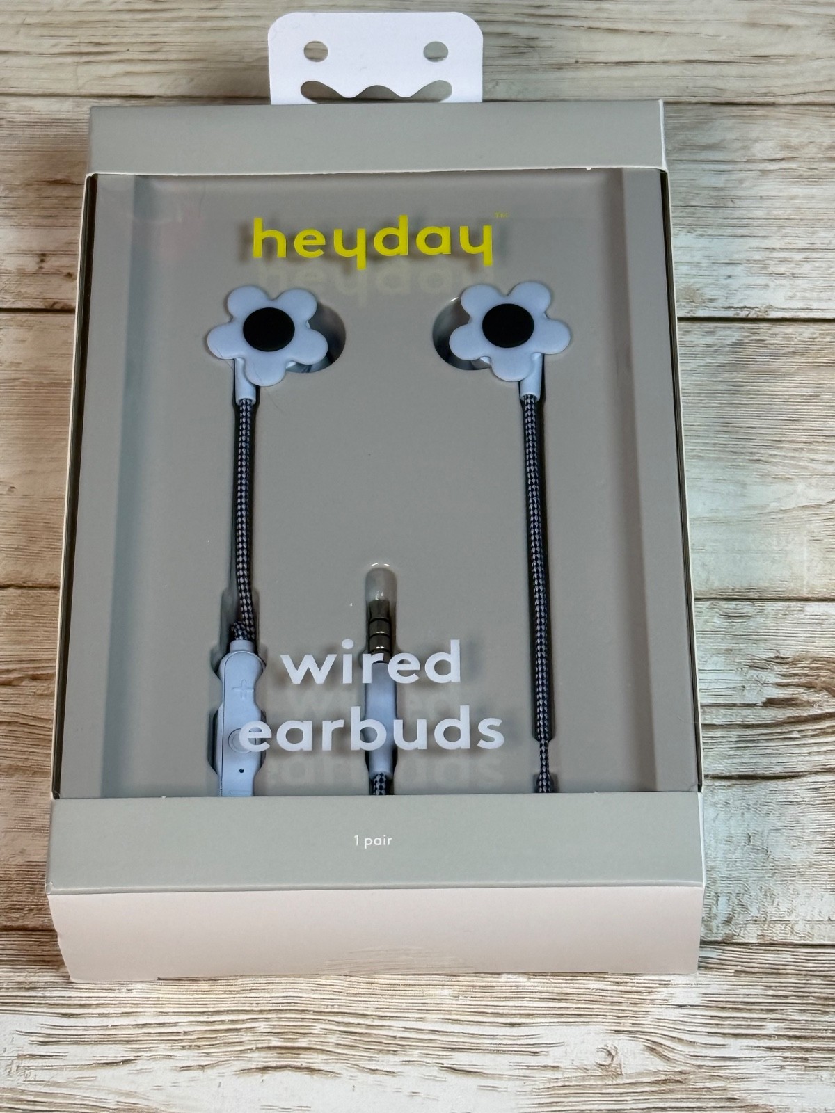 Wired Earbuds – heyday™- Flower -3.5mm Jack, Built-In Microphone, Silicone Cush