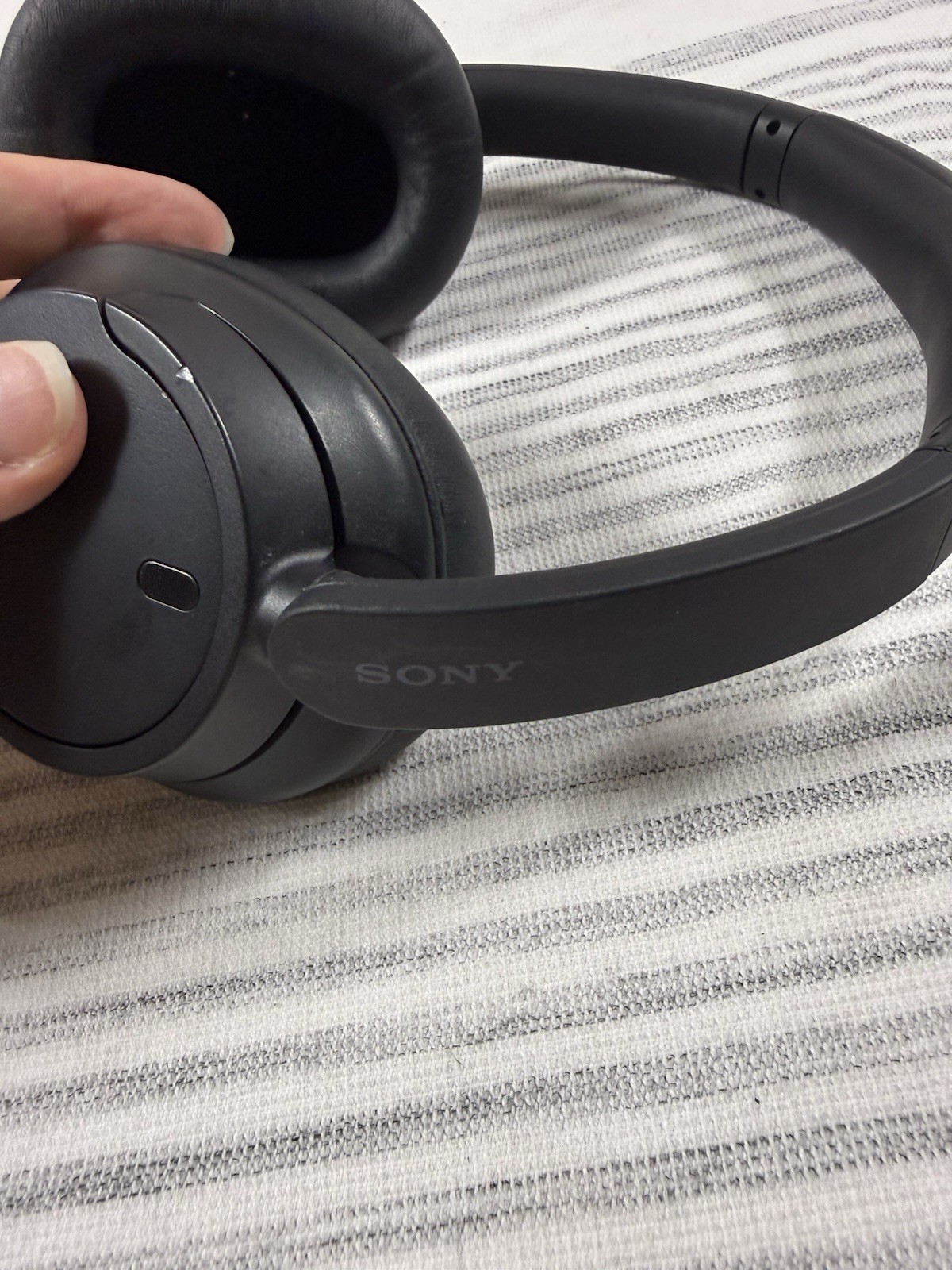Sony WH-CH720N Wireless Noise Canceling Over-Ear Headphones Black YY2966
