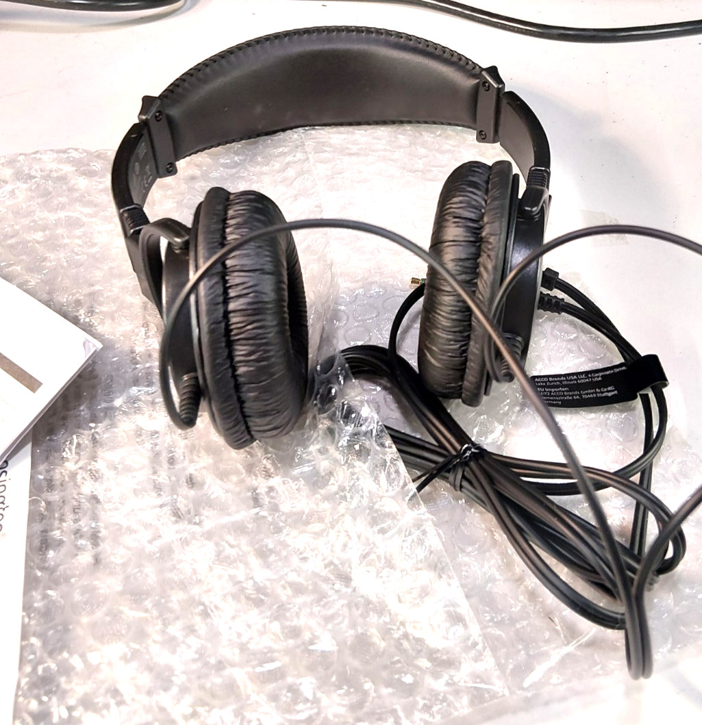 LOT OF 2 – KENSINGTON Classic 3.5mm Headphone With 9ft Cord, Black K33137