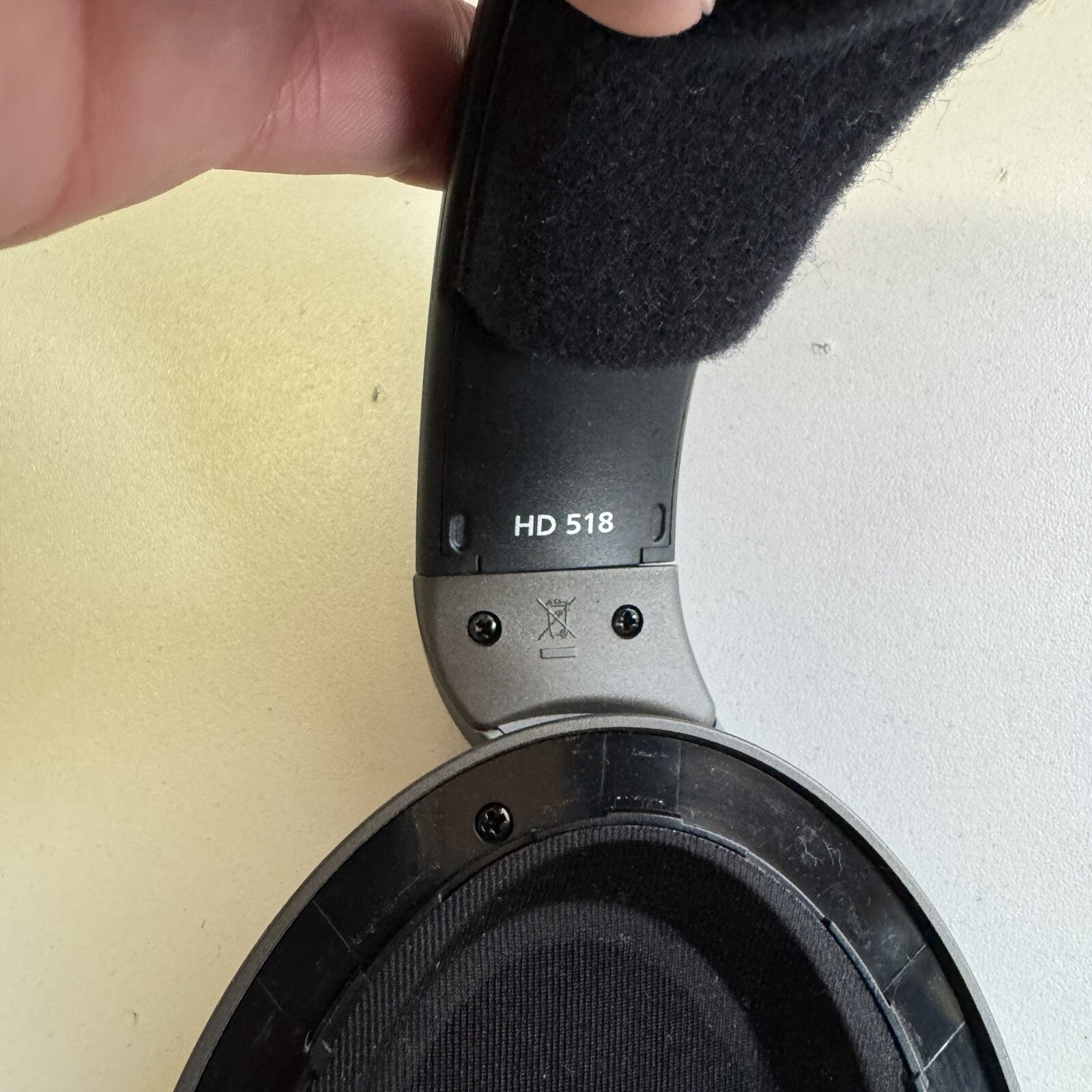 Sennheiser Headphones HD518 Over The Ear 6.5mm Jack w/3.5mm Adapter No Ear Pad