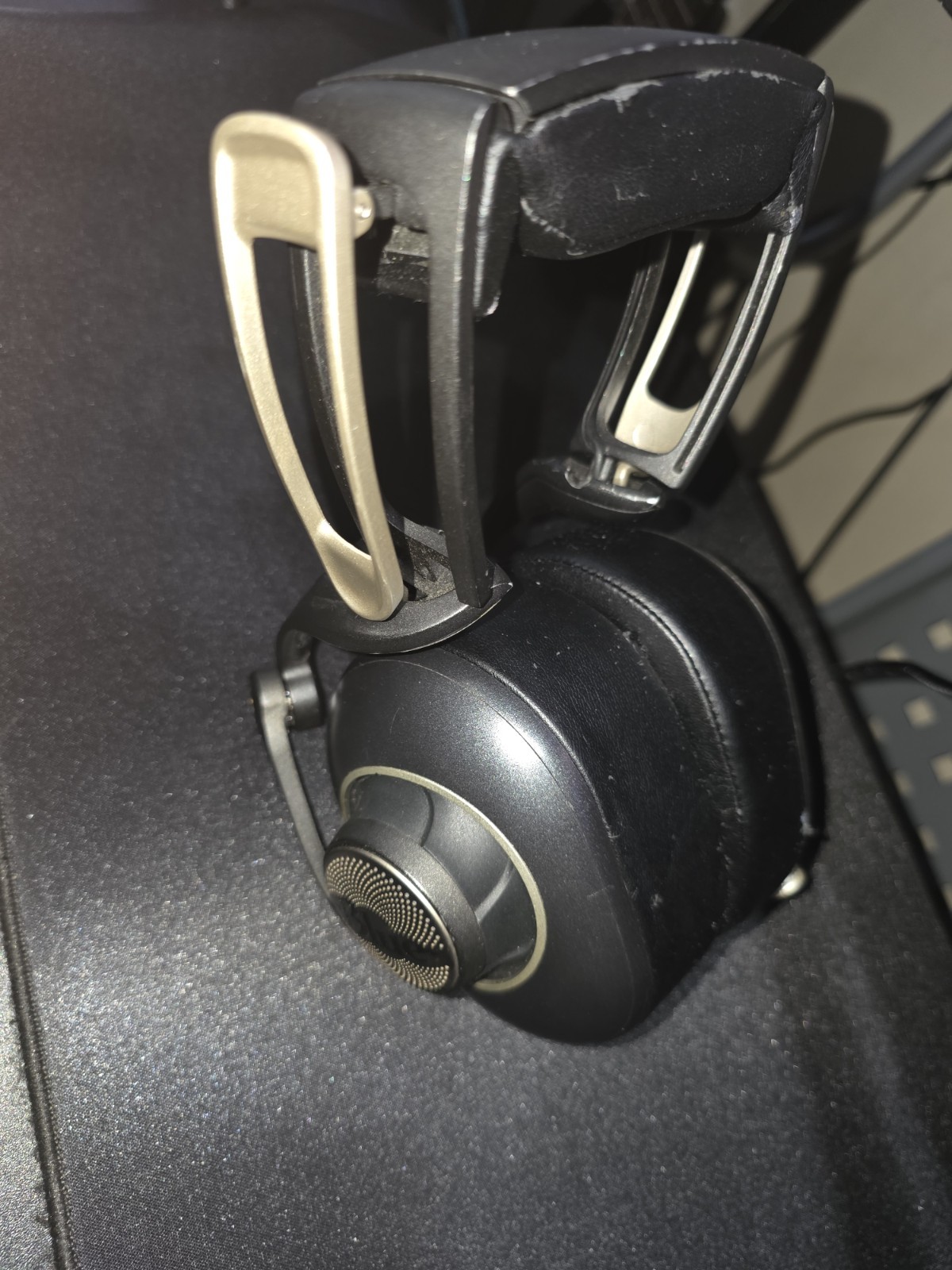 Blue SADIE Over-Ear Closed-Back Headphones – Hi-Fi/Studio, Built-in Amp