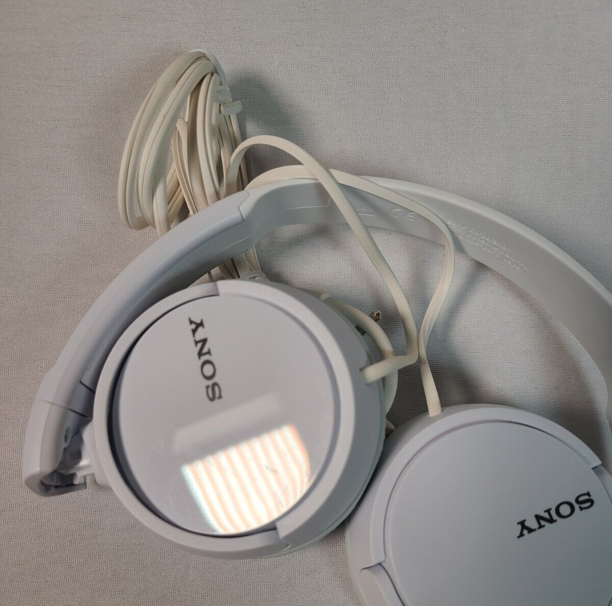 Sony MDR-ZX110 Ear-Pad (On the Ear) Headband Headphones – White