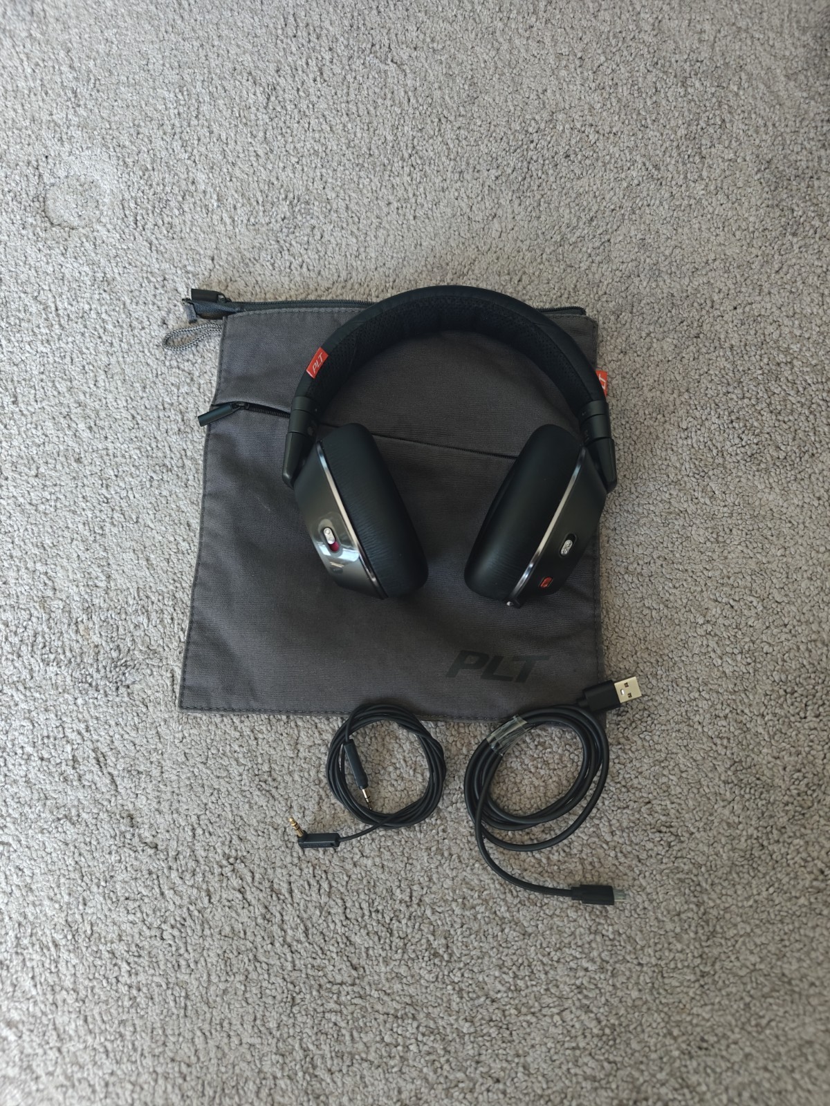 Voyager Plantronics B8200 UC Bluetooth Headphones