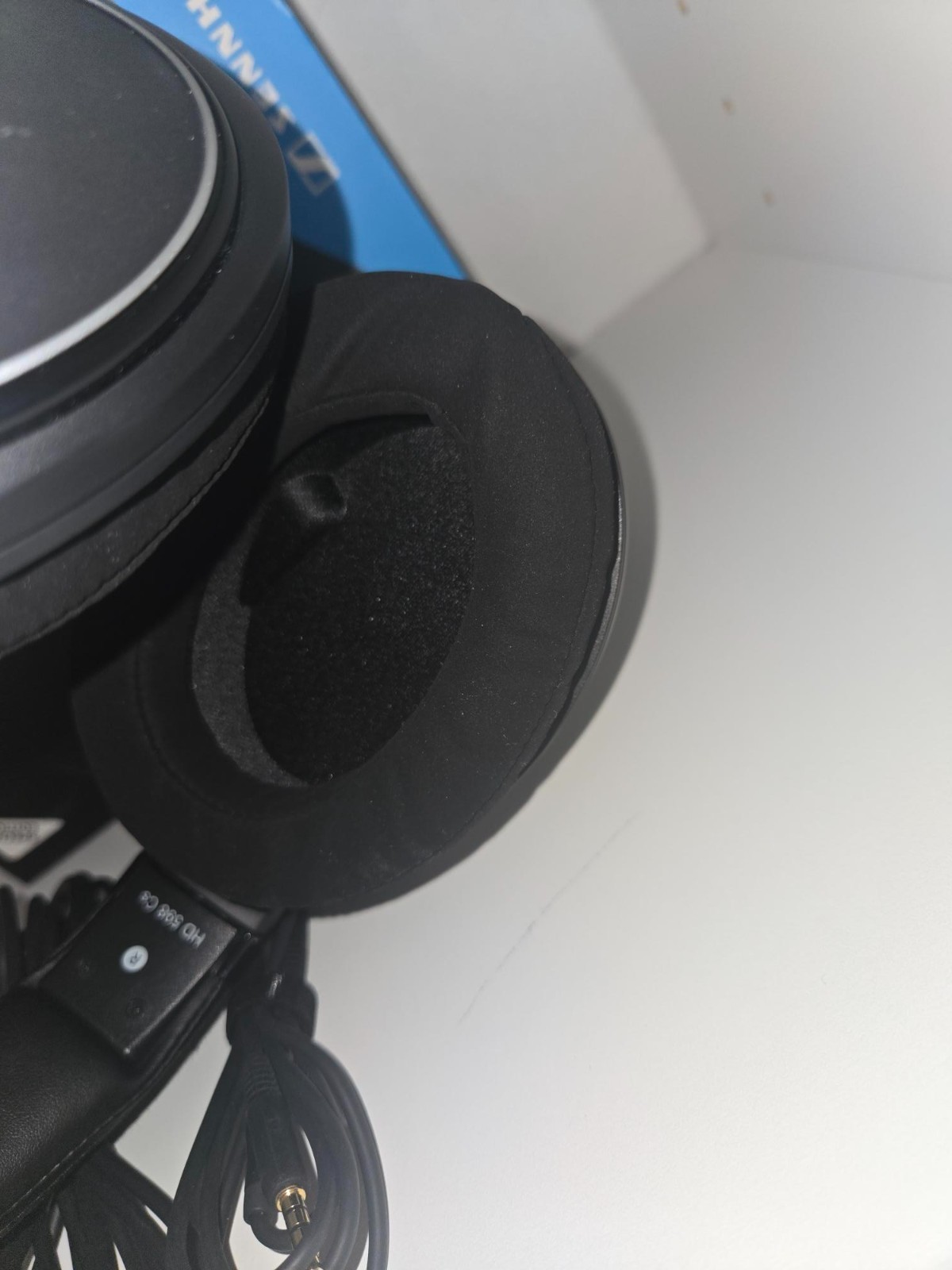 New Sennheiser HD598Cs Over-Ear Headphones Genuine Noise Isolating – Open Box