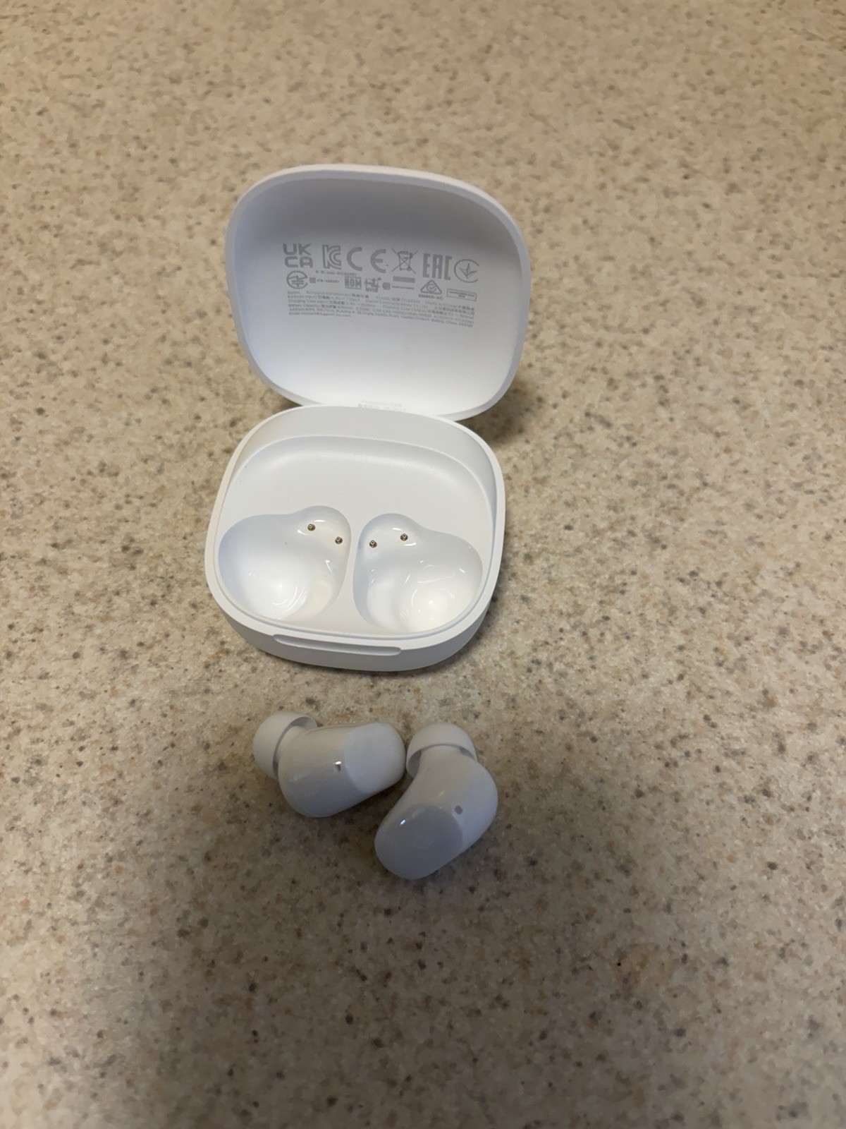 Xiaomi Redmi Buds 6 Play White Wireless Bluetooth Earbuds w/ Case, AI Mic