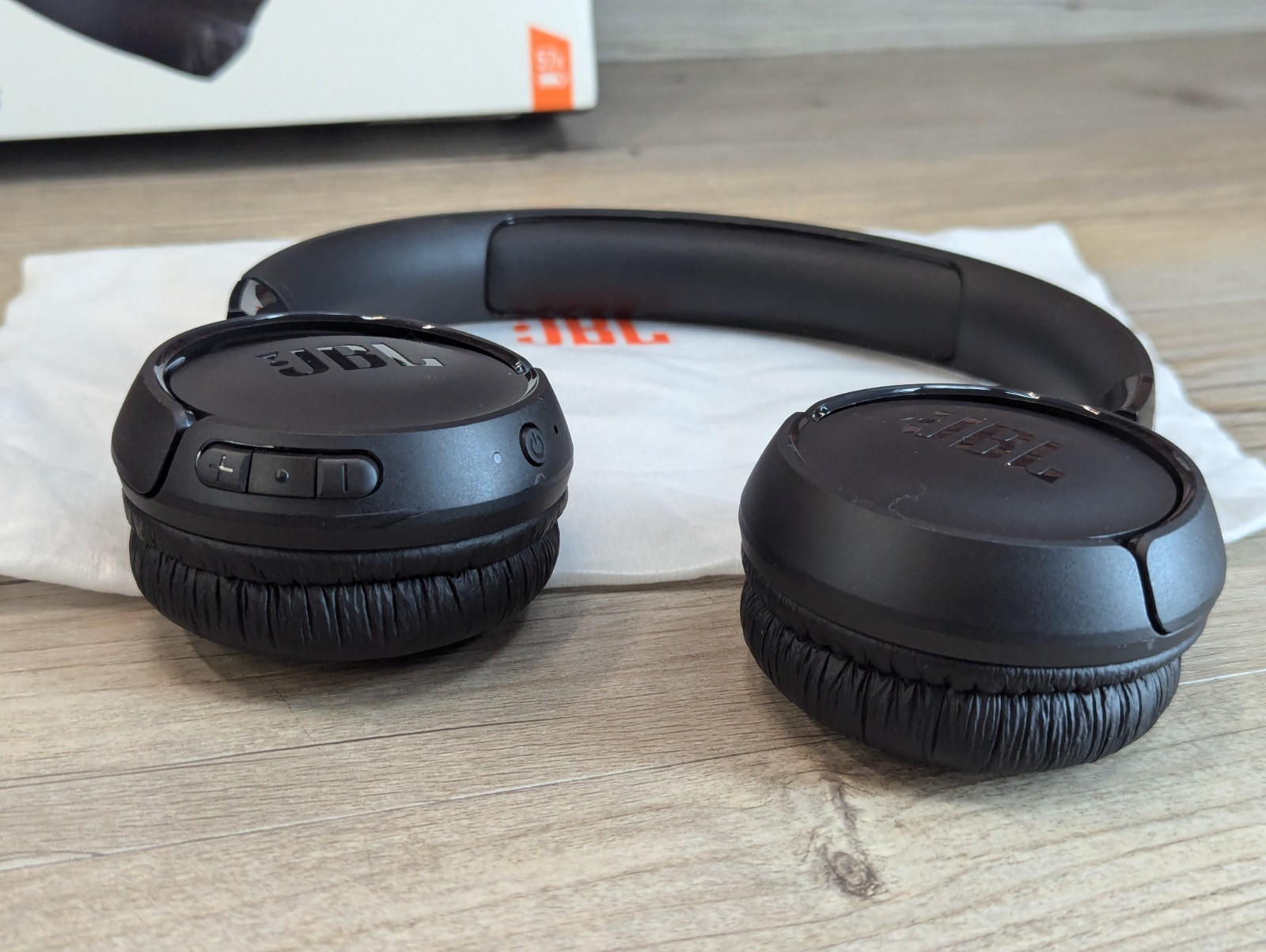 JBL Wireless Bluetooth On-Ear Headphones Tune 520BT Harman 2025 In Box W/ Manual
