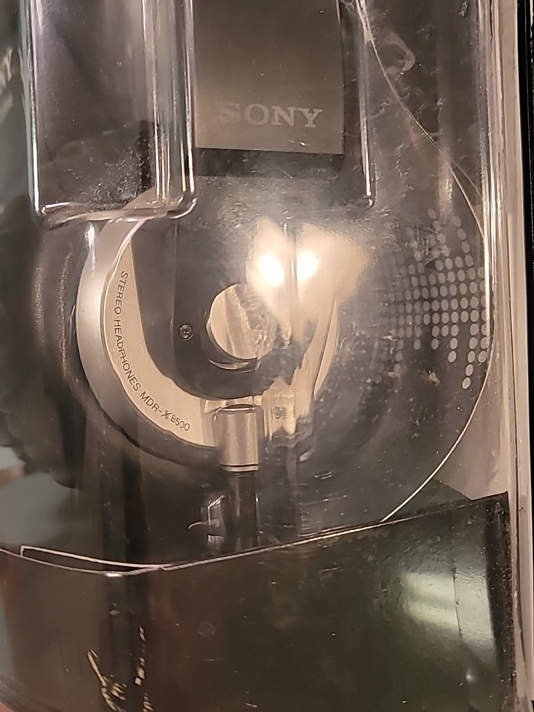 SONY MDRXB500 Headphones – 40mm Driver: MDR-XB500