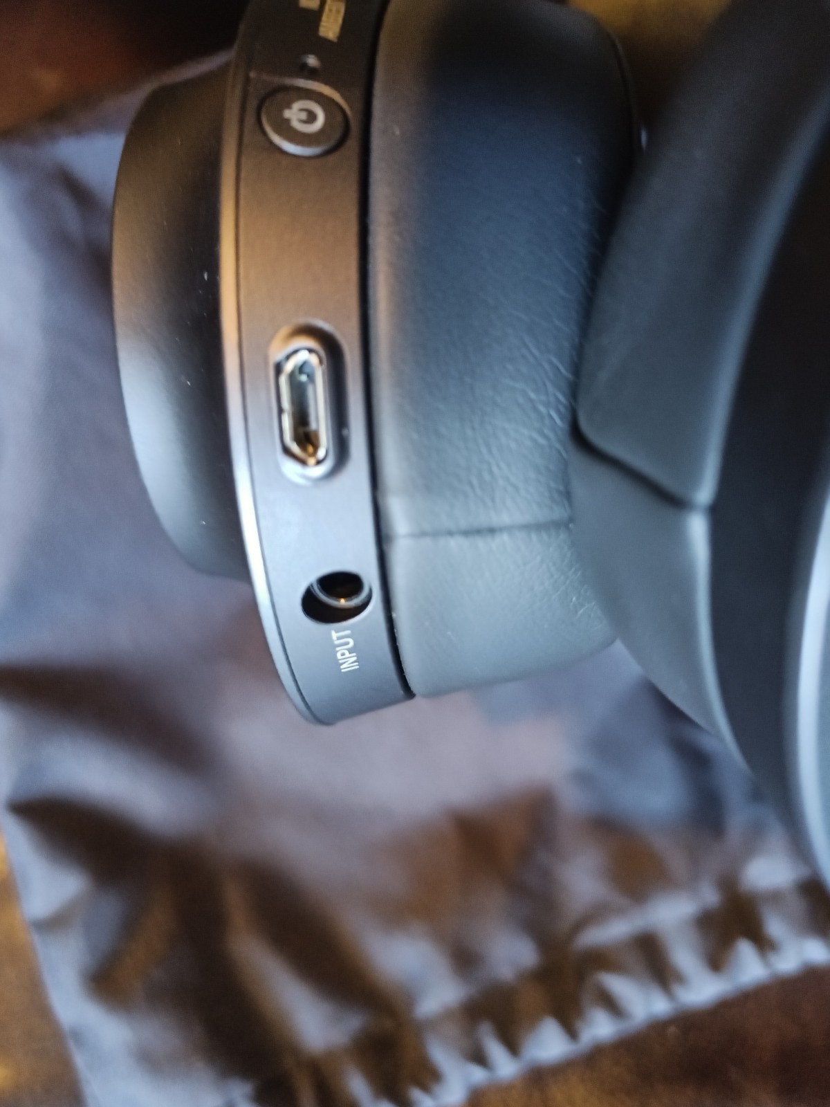 Sony WH-H900N h.ear on 2 Wireless Noise-Canceling Headphones/Apple iPod touch 4