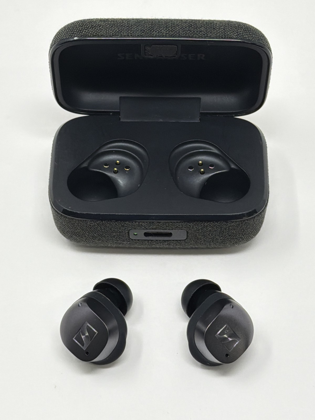 Sennheiser Momentum 4 Over The Ear Wireless Earbuds Black Graphite Good