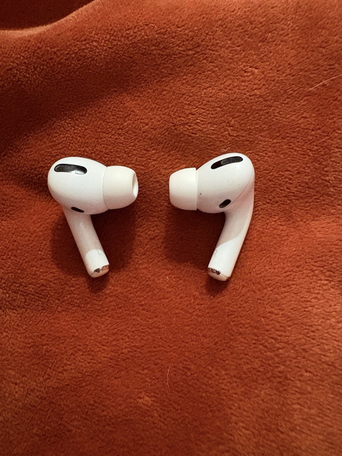 Apple AirPods Pro 1st Generation Earbuds- A2084, A2083