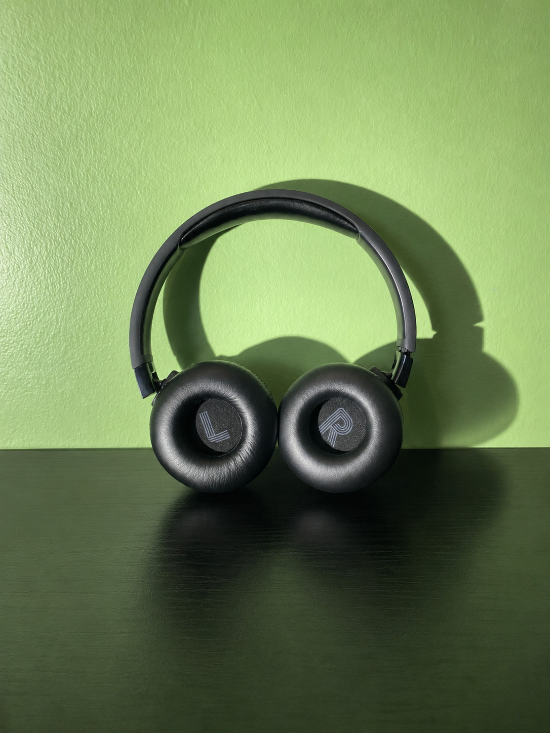 JBL TUNE 670NC ADAPTIVE NOISE CANCELLING WITH SMART AMBIENT WIRELESS (BLACK)