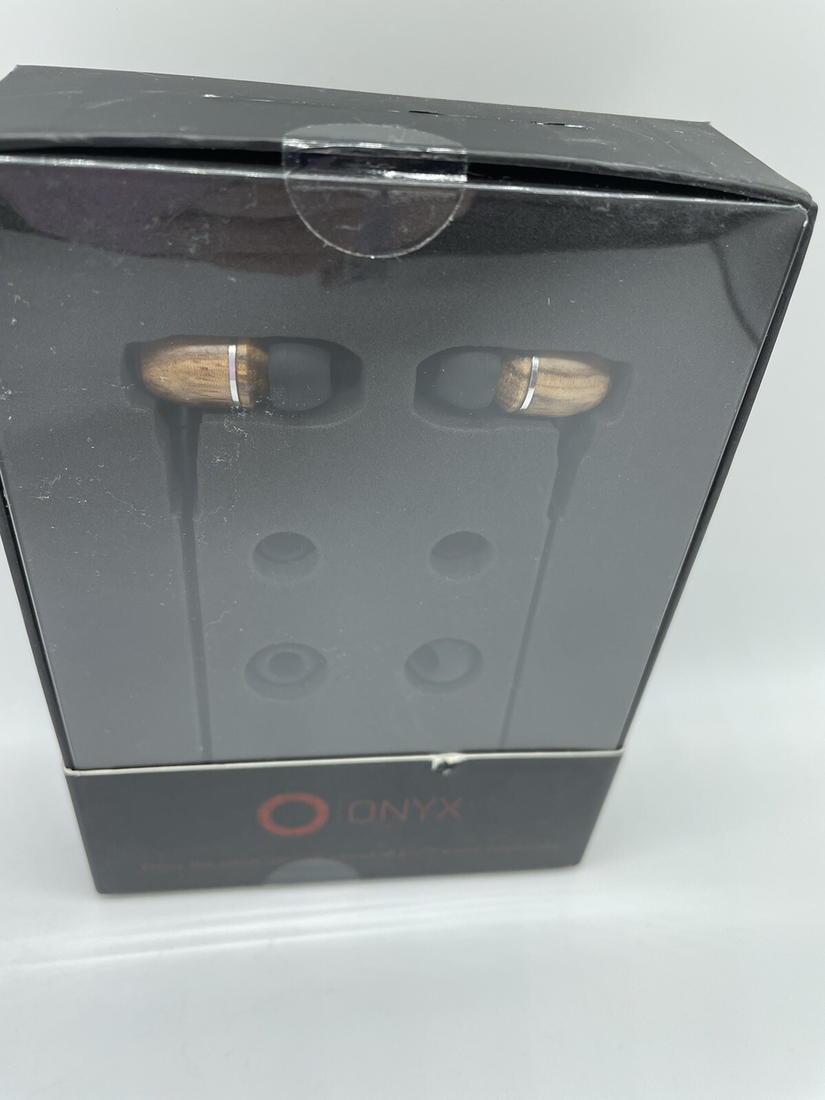Onyx ELO Genuine Wood Wired in-Ear Headphones with Sound Isolation Package wear