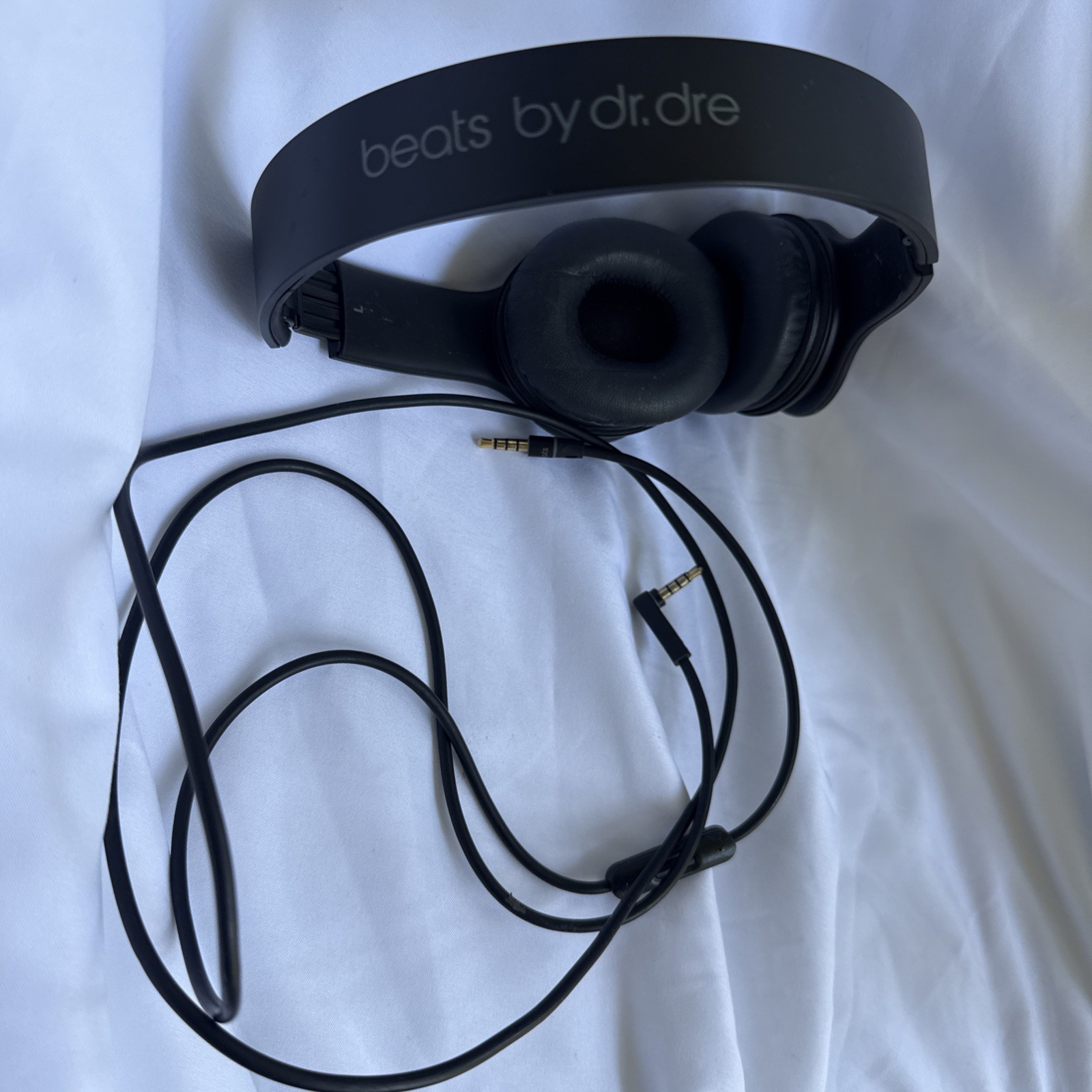 Beats Solo HD Wired On Ear Headphones Black Matte Model Monster Audio Cable 2012