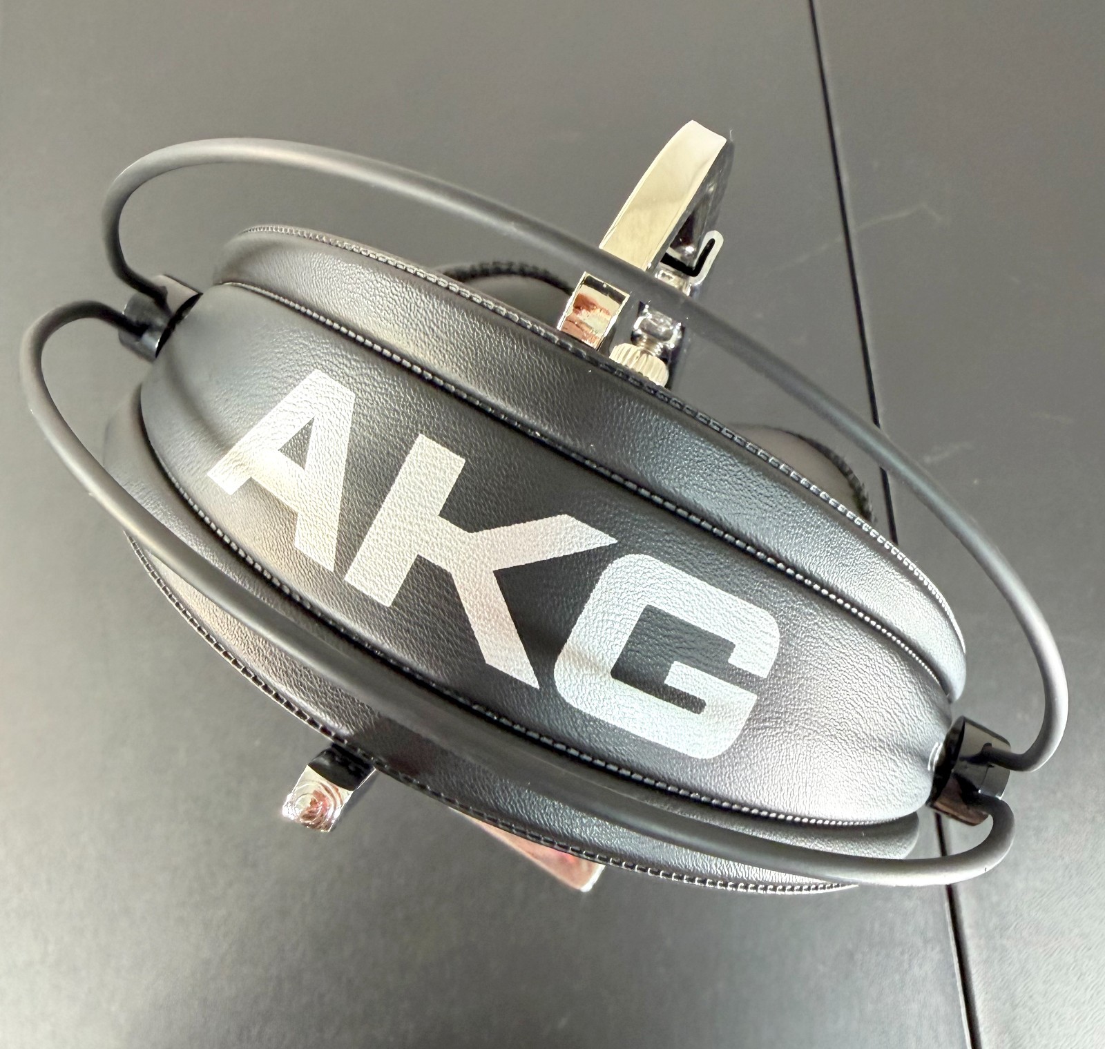 AKG K 240 MK II Semi-Open Professional Studio Headphones – 2 Earpad Sets