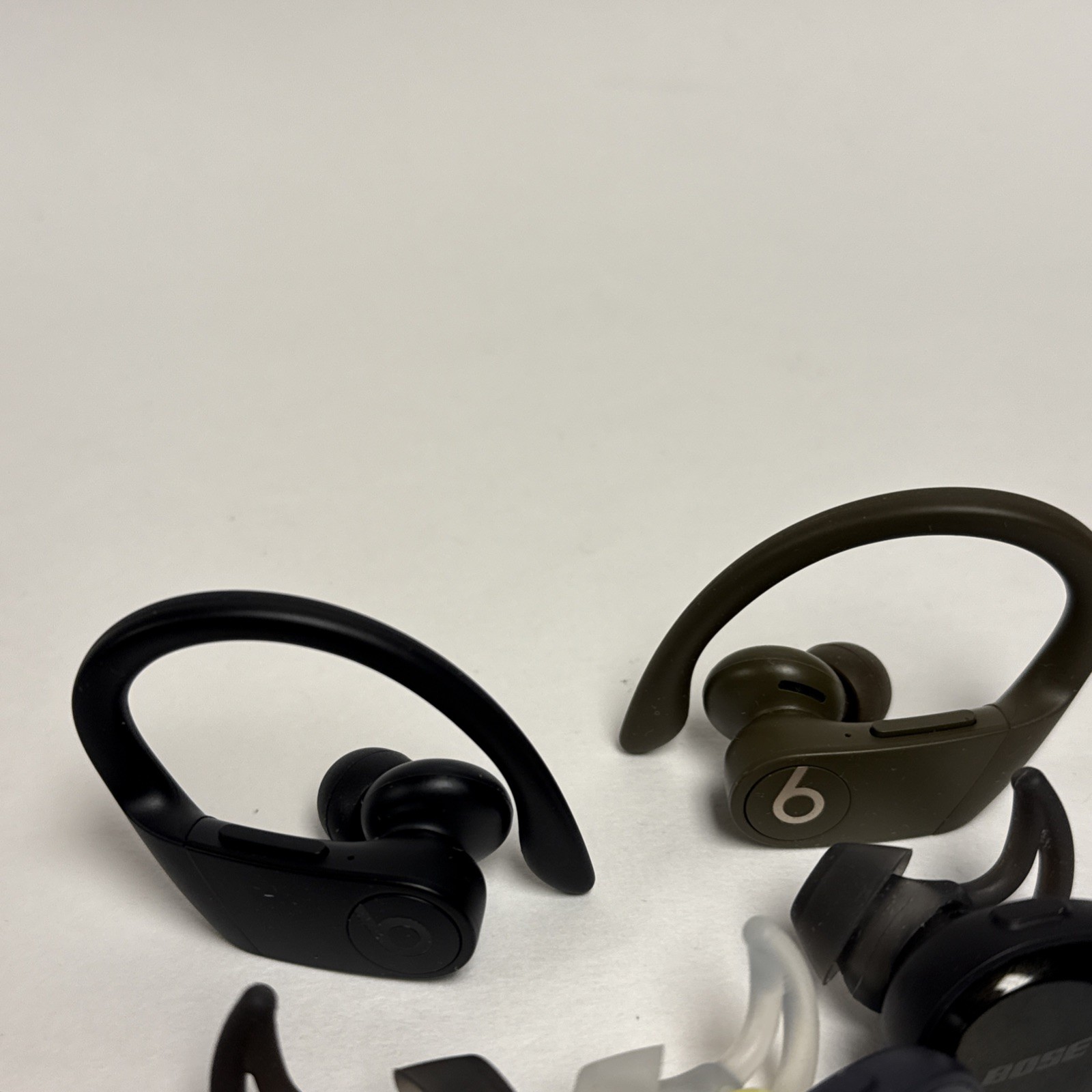Lot of Bose 9 SoundSport Free Beats ECT Earbuds Headphones For Parts ASIS READ⚠️