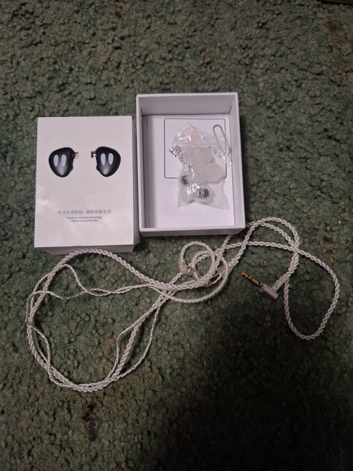 Lot of 7 budget IEMs and 1 extra cable. See description for details. Audiophile