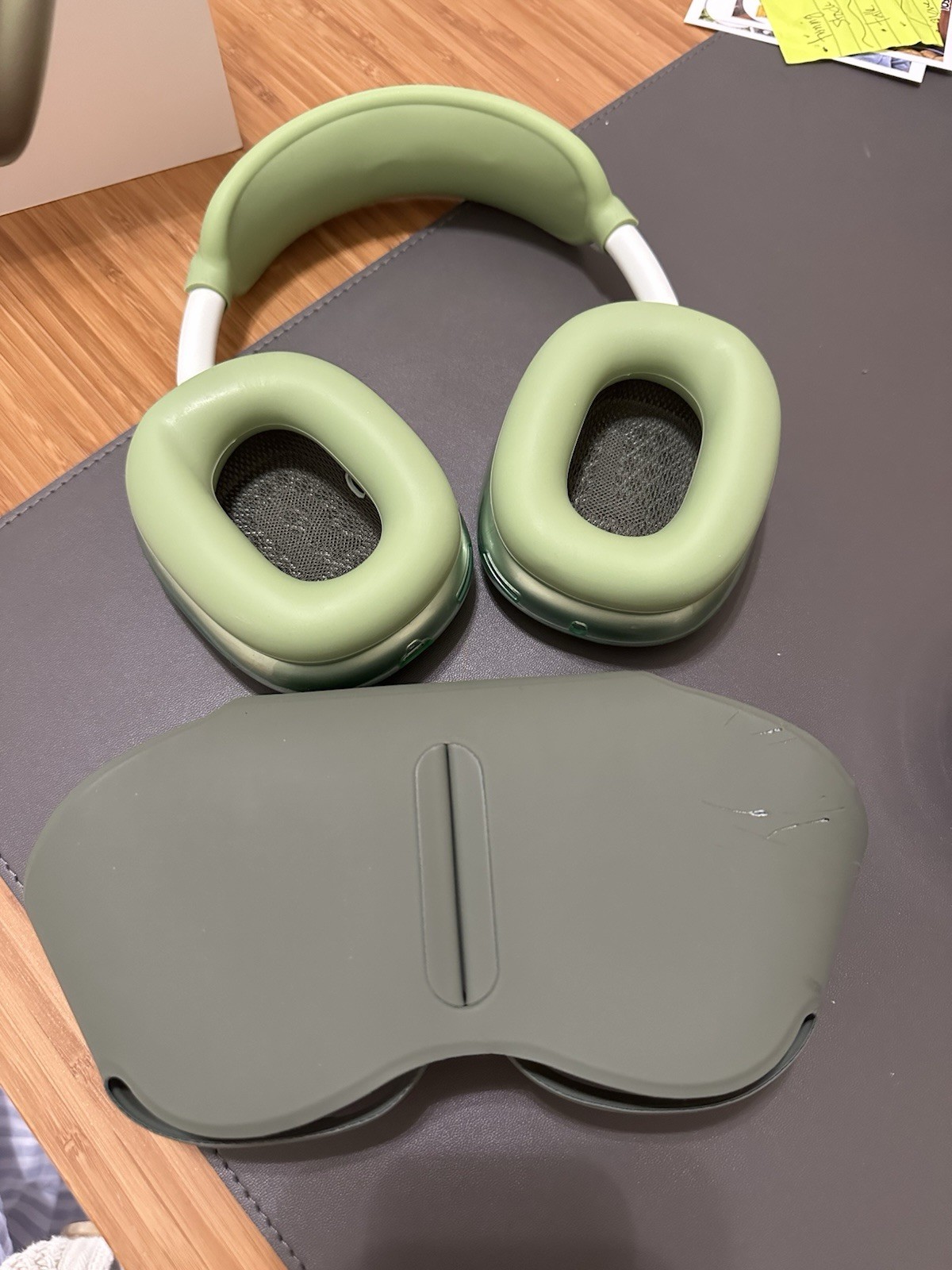 Apple AirPods Max Green Over-Ear Headphones w/ Smart Case Bluetooth Lightning