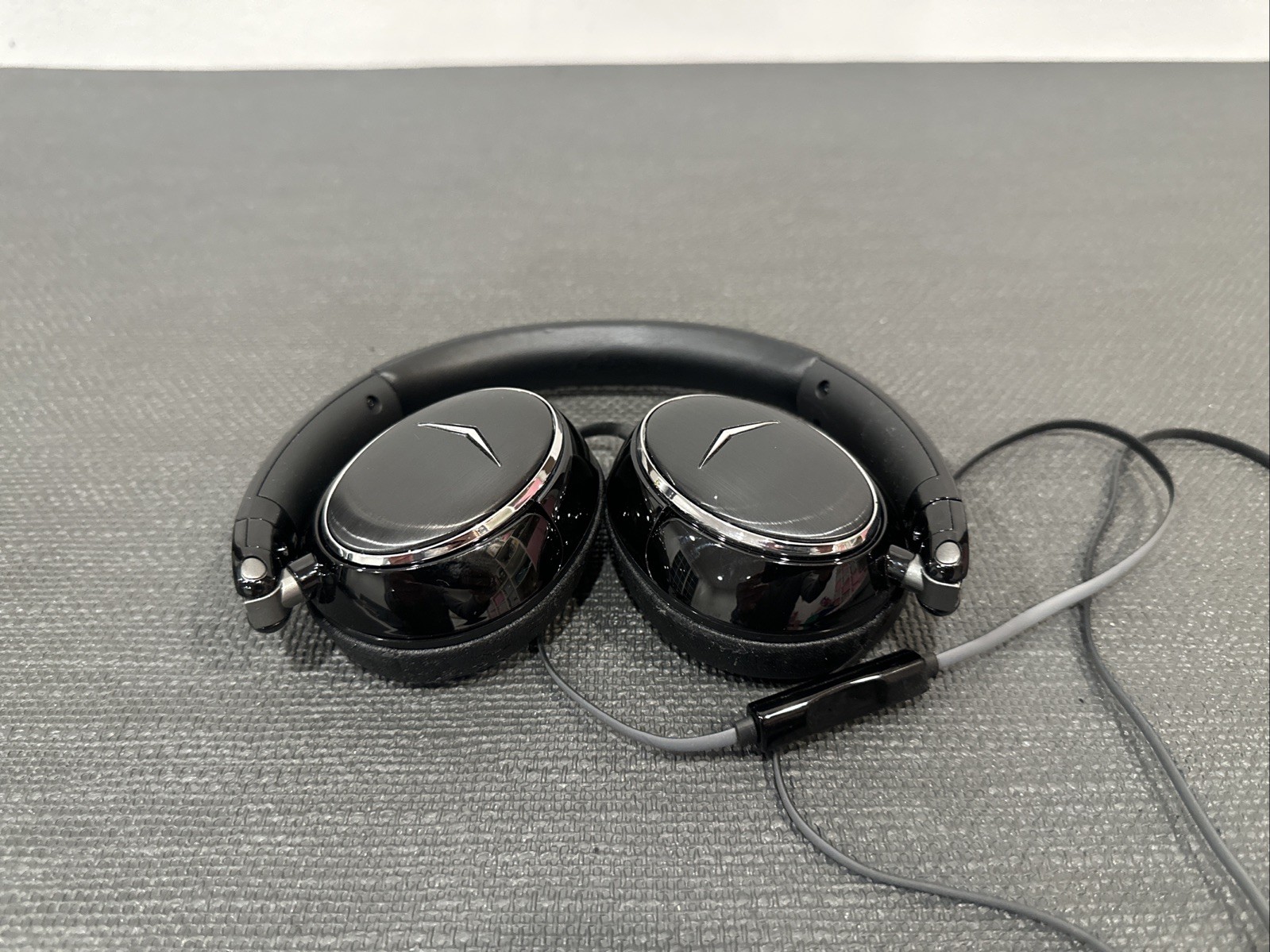 Klipsch Image One Second Gen. Wired Headphones Inline Mic/ Volume Control