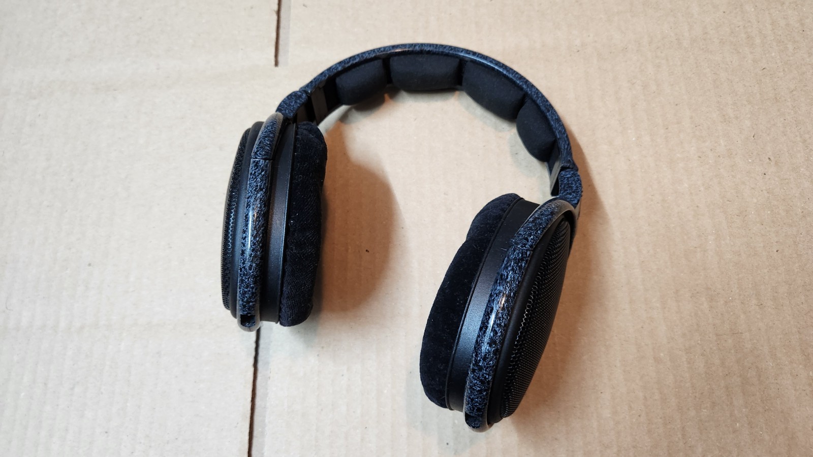 *Parts* Sennheiser HD 600 Over the Ear Headphones – Marble