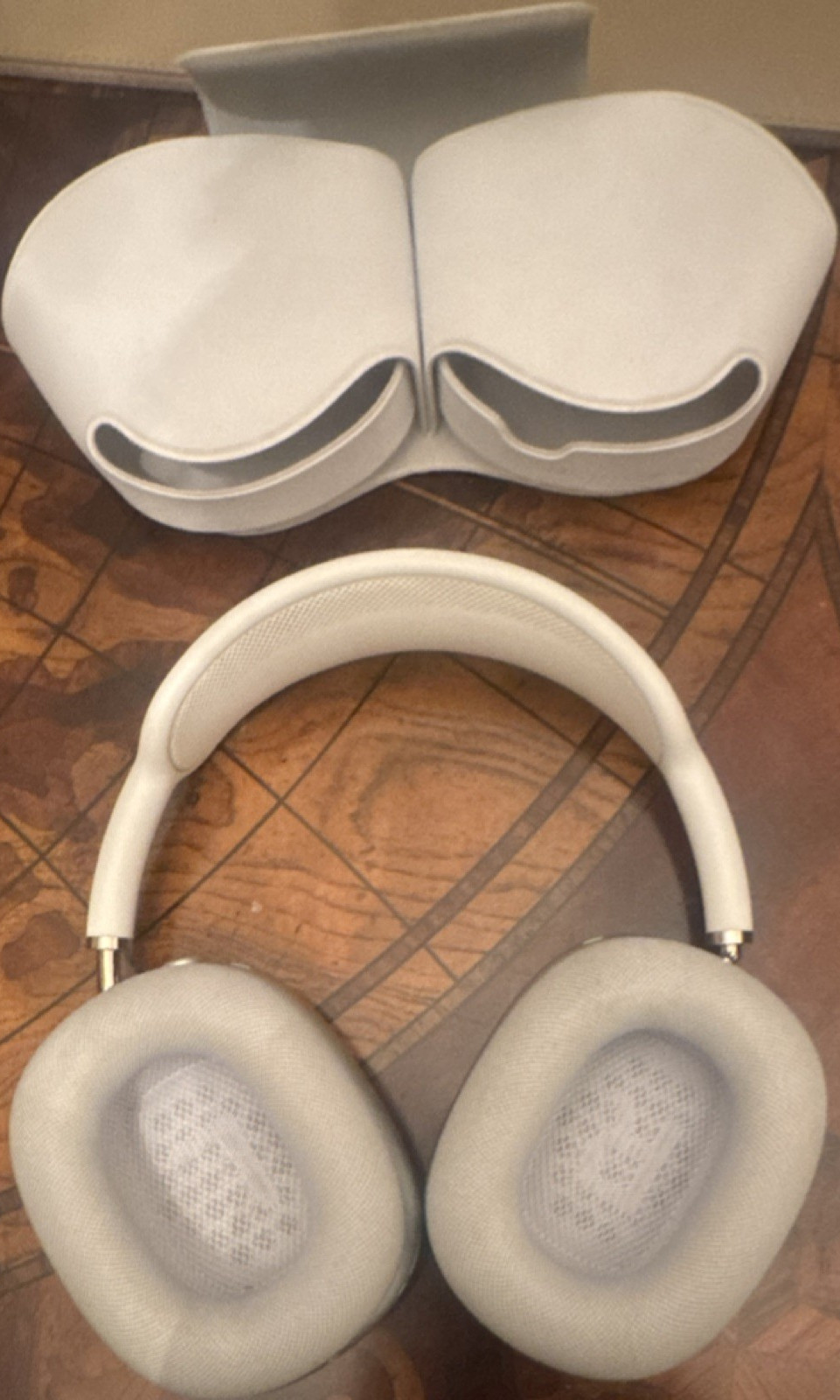 Apple AirPods Max Wireless Over-Ear Headphones w/ ANC, Smart Case White/Silver b