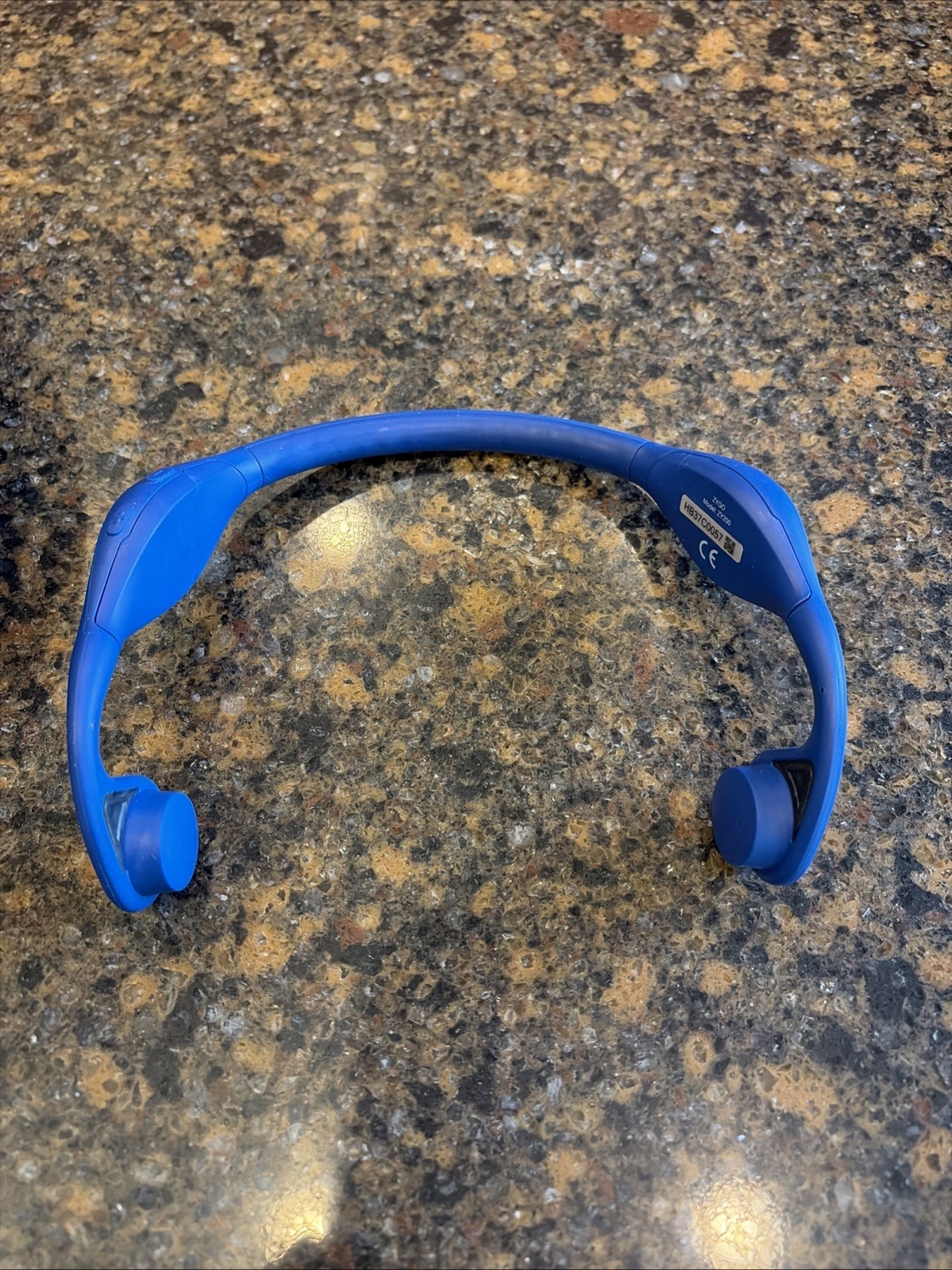 Zygo ZY100 Swimming Headphones With ZY200 Transmitter & Charging Case