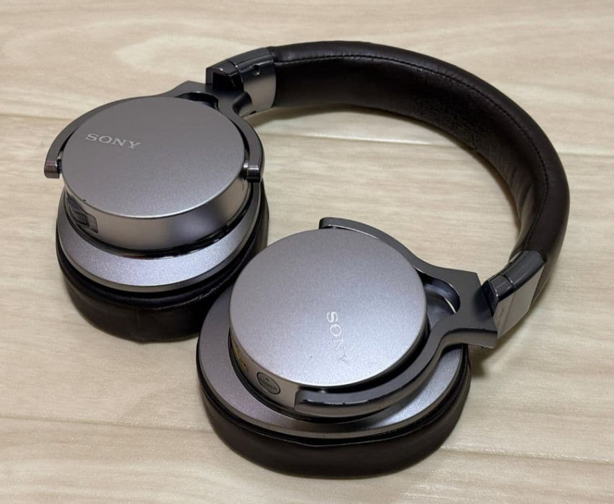 SONY MDR-1ADAC Stereo headphones Closed Dynamic Hi-Res AUDIO USB DAC Silver