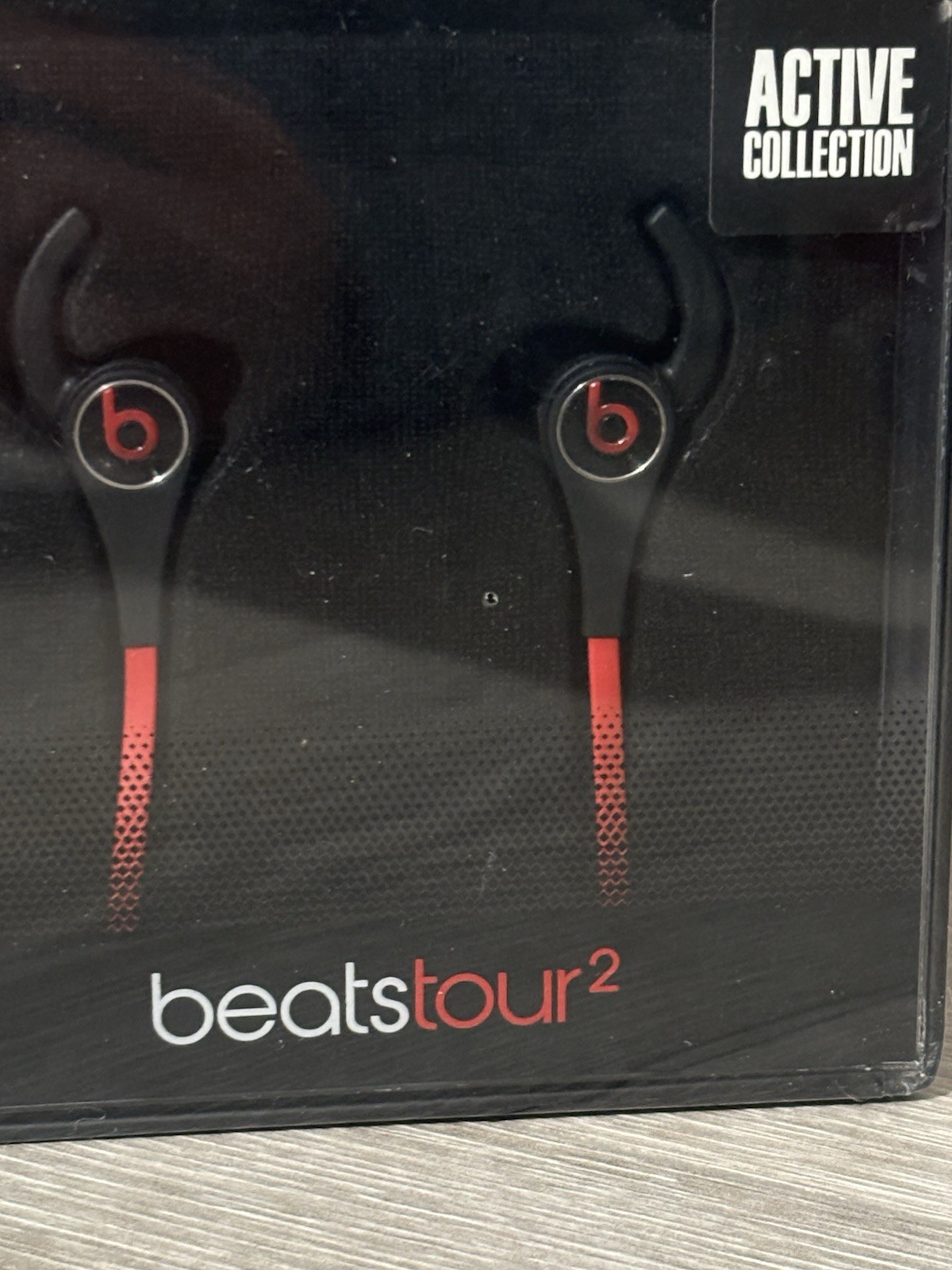 Beats by Dr. Dre Tour 2.5 A1677 Siren Red Active In-Ear Headphones Red/Black