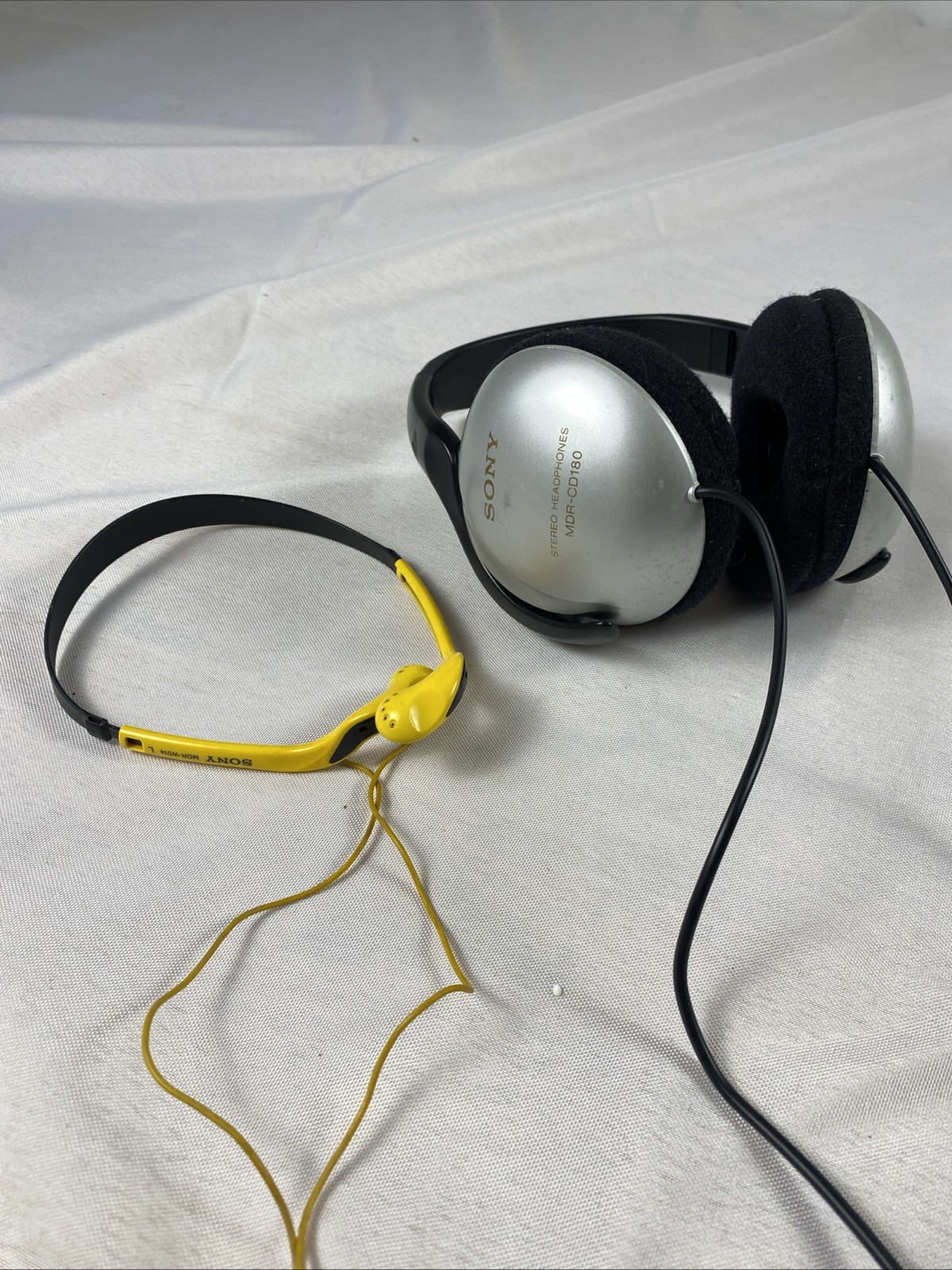 2 As Is VTG Sony Headphones MDR-CD180 MDR-W014