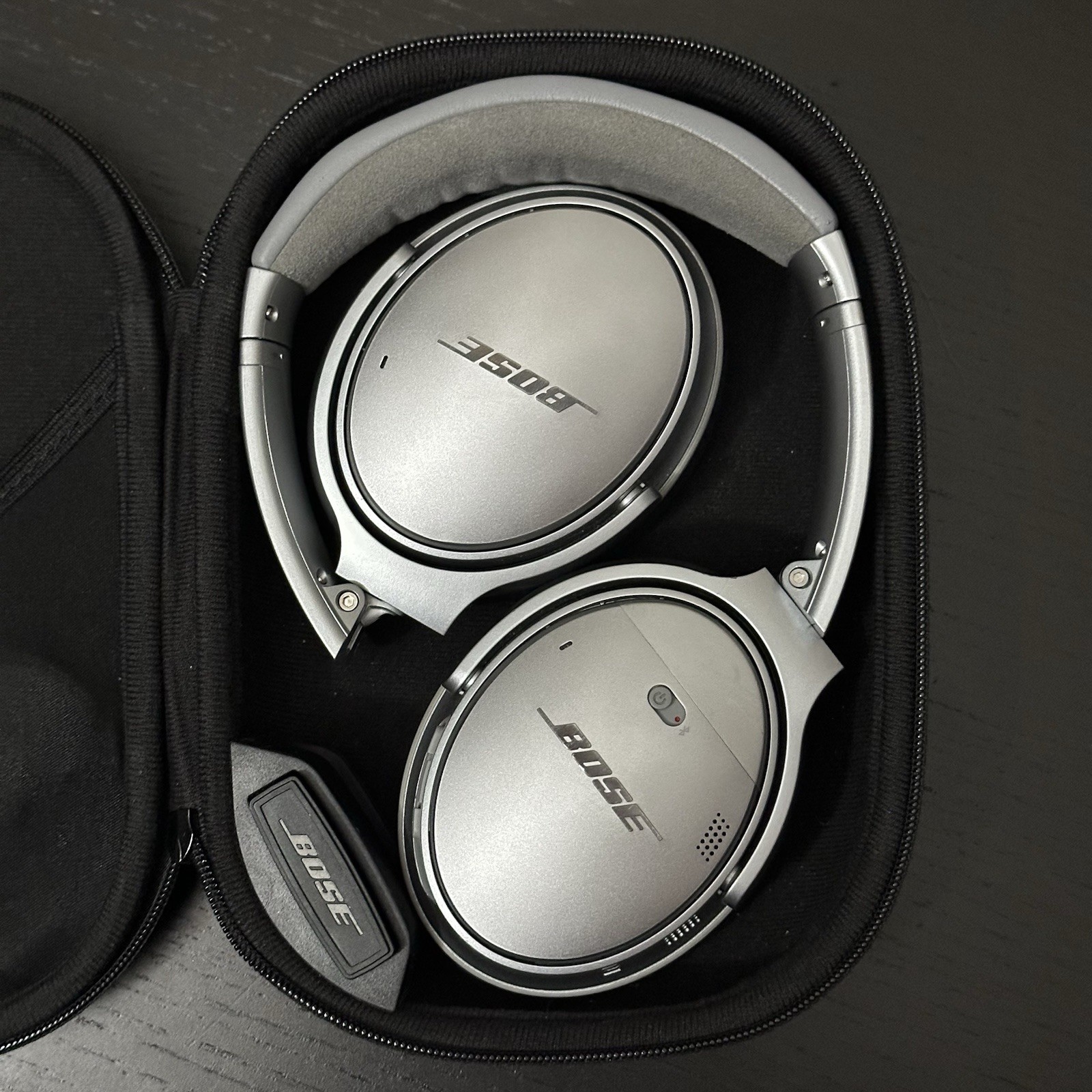 Bose QuietComfort 35 Series II QC35 Wireless Headphones – Silver – With Case