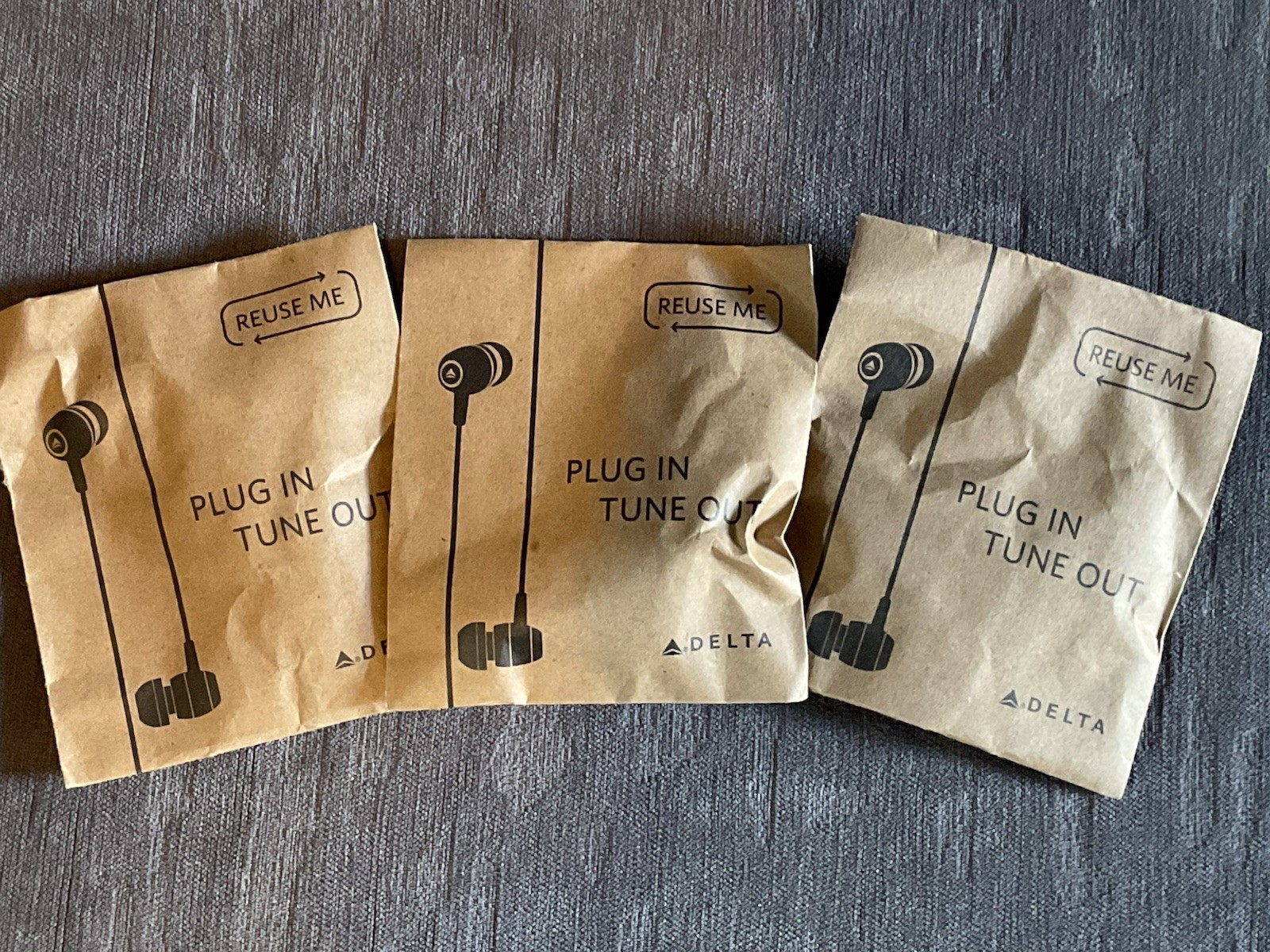 Delta Airlines Wired Earbuds Plug In-Tune Out, Set of 3 NEW