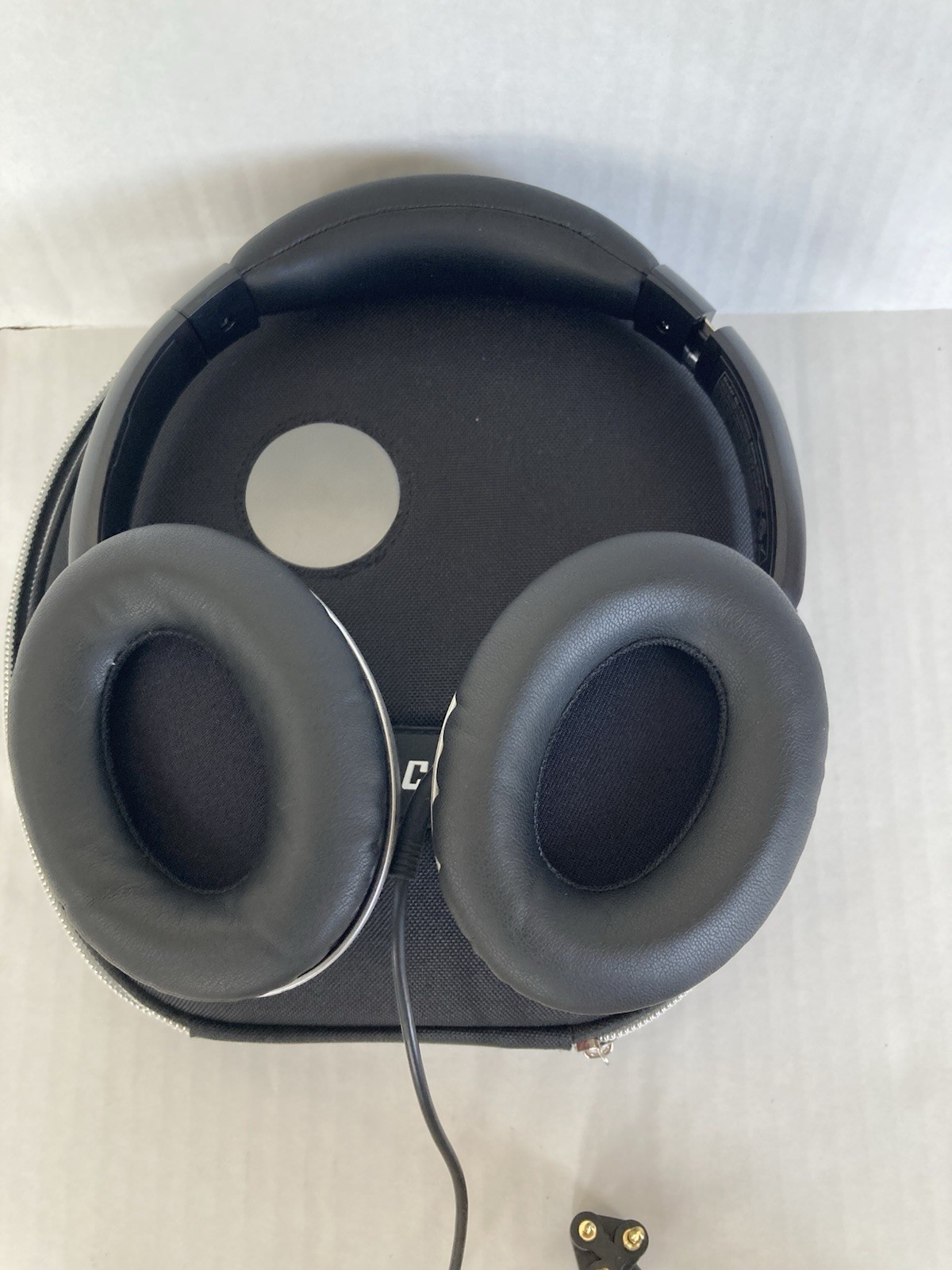 Air China Noise Cancelling Over The Head Earphones PREOWNED